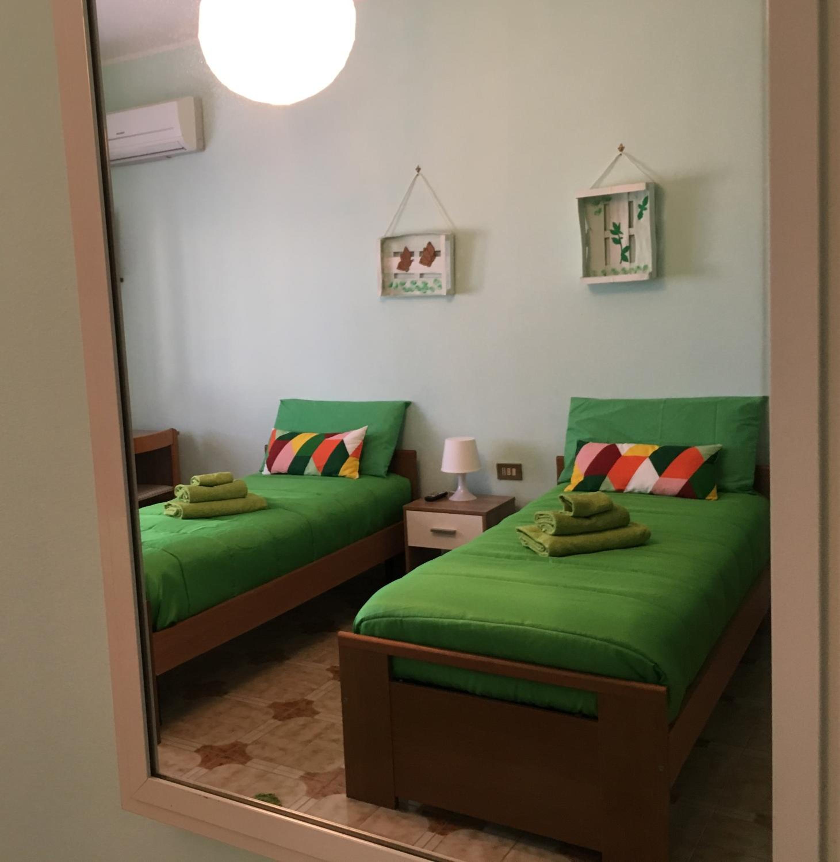 Double or Twin Room with Private Bathroom - Photo 26