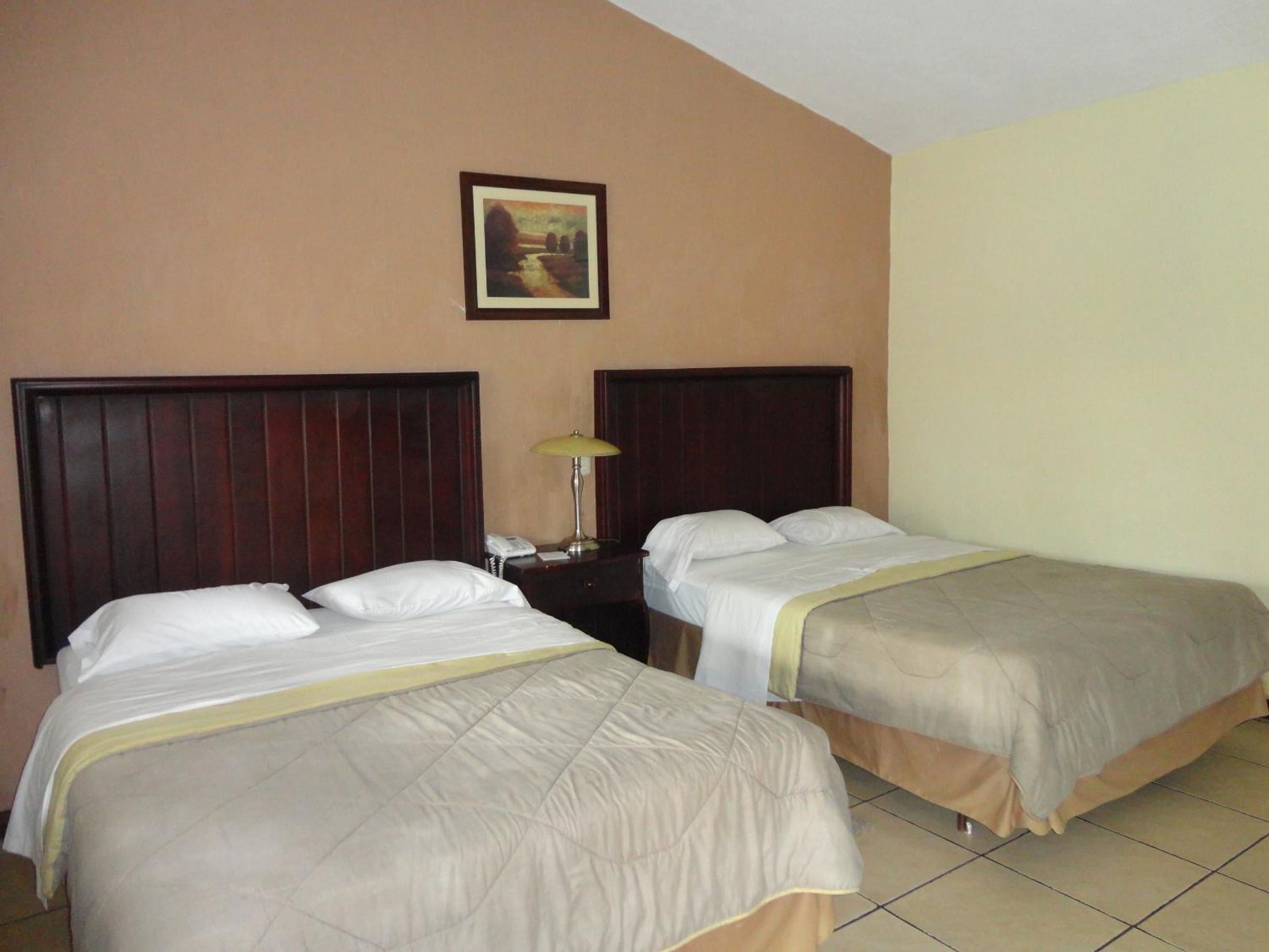 Standard Double Room With Two Double Beds photo 2