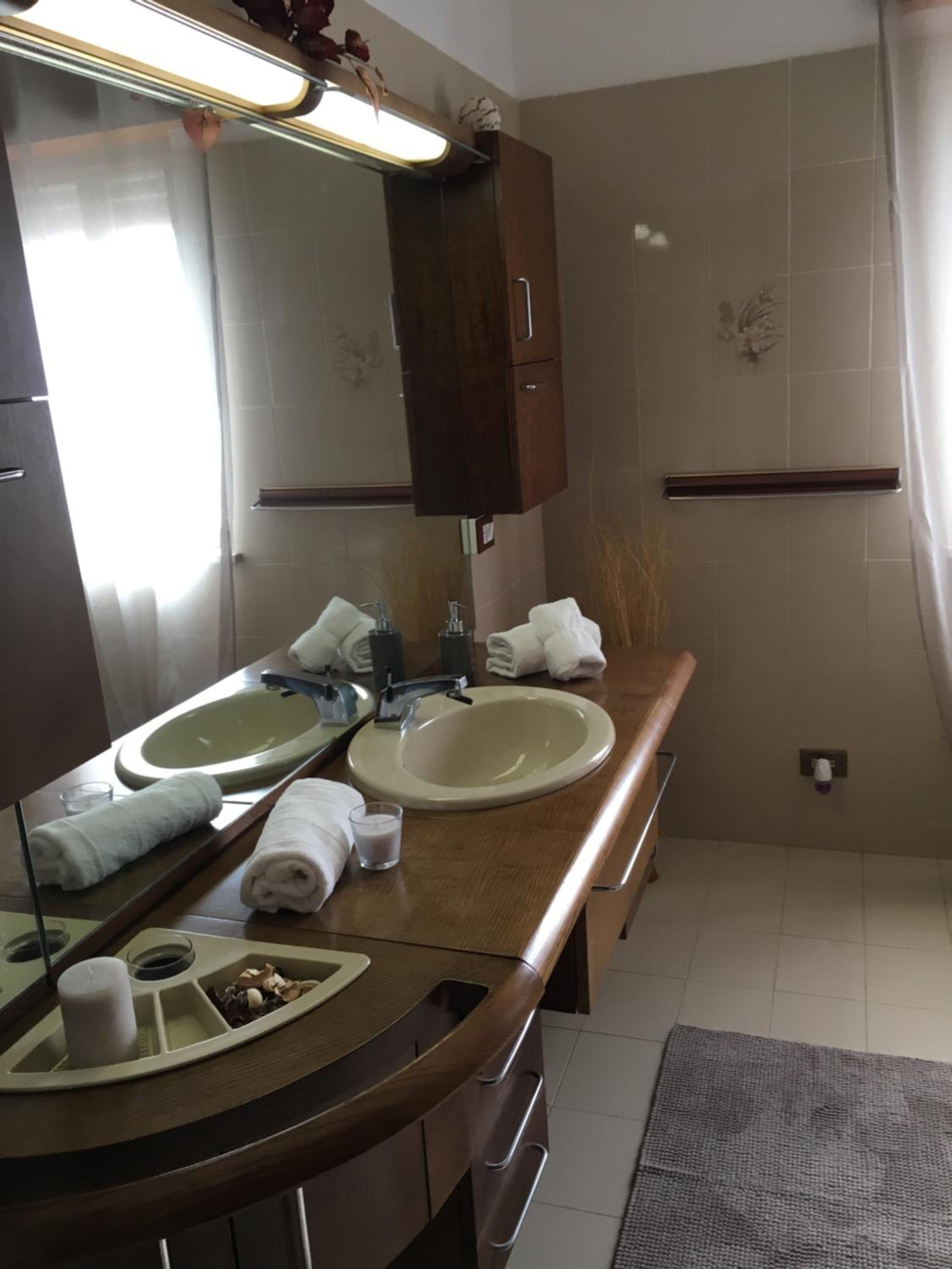 Family Room with Private Bathroom - Photo 16