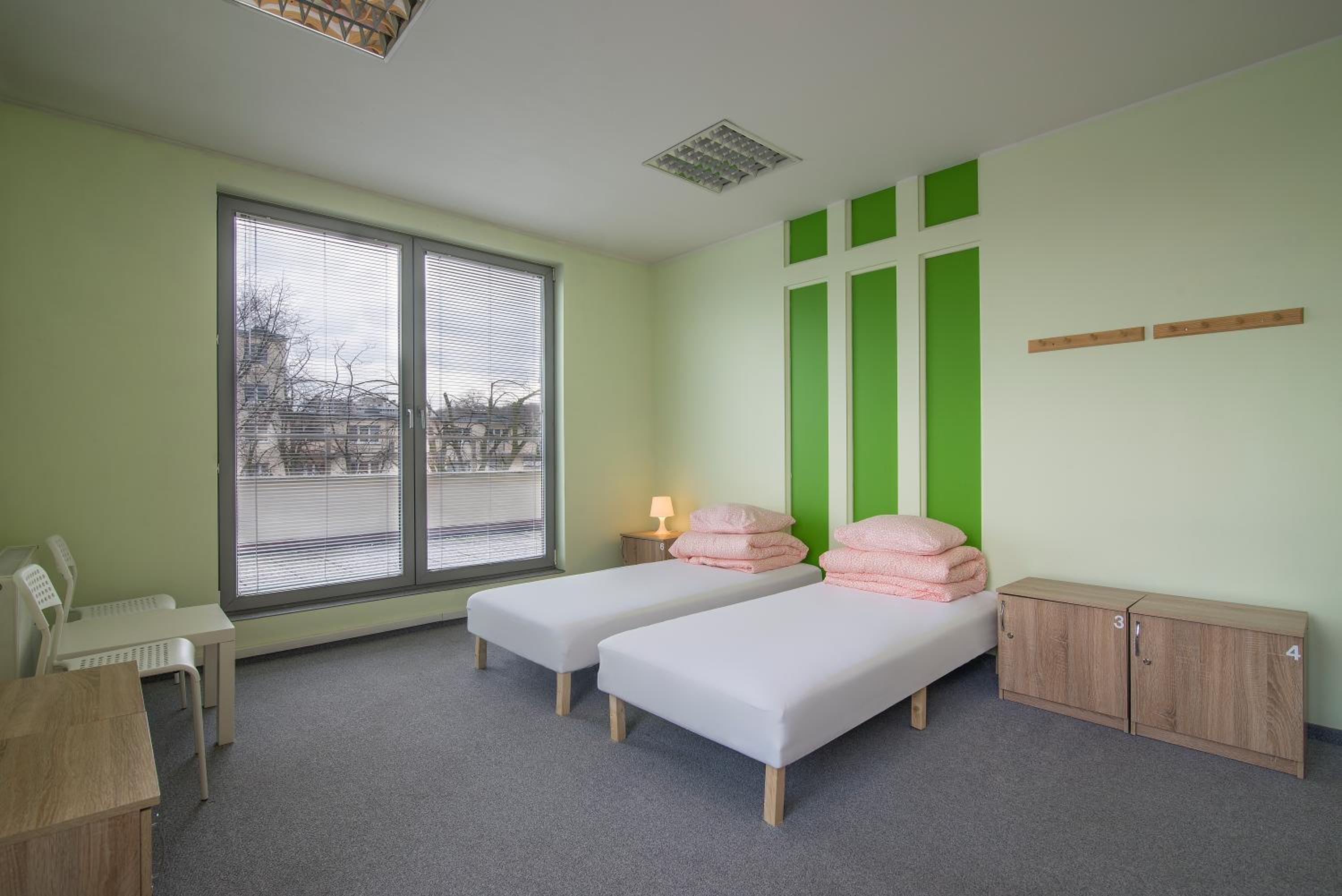 Economy Quadruple Room - Photo 2