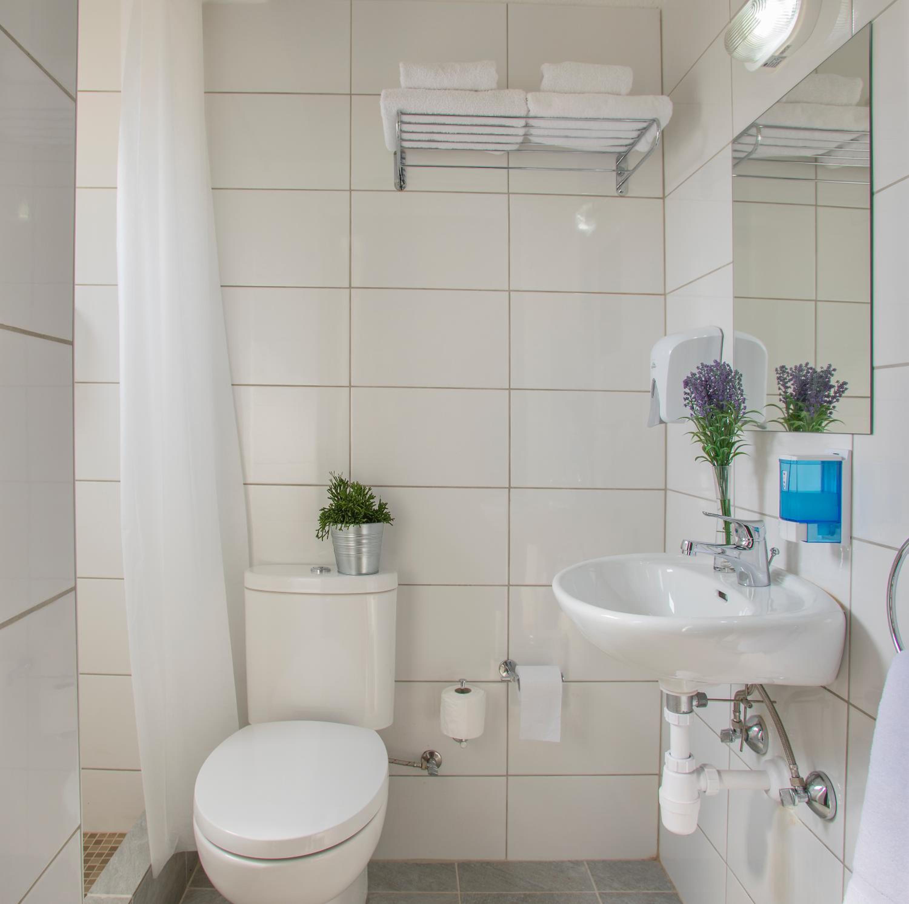 Triple Room (2 Adults + 1 Child) - Photo 2