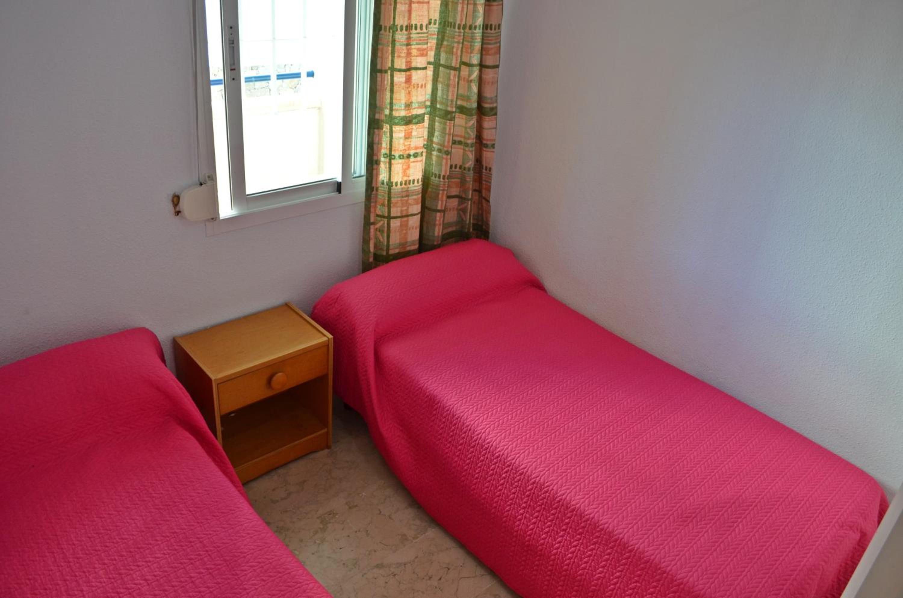 Apartamento con vista a la piscina