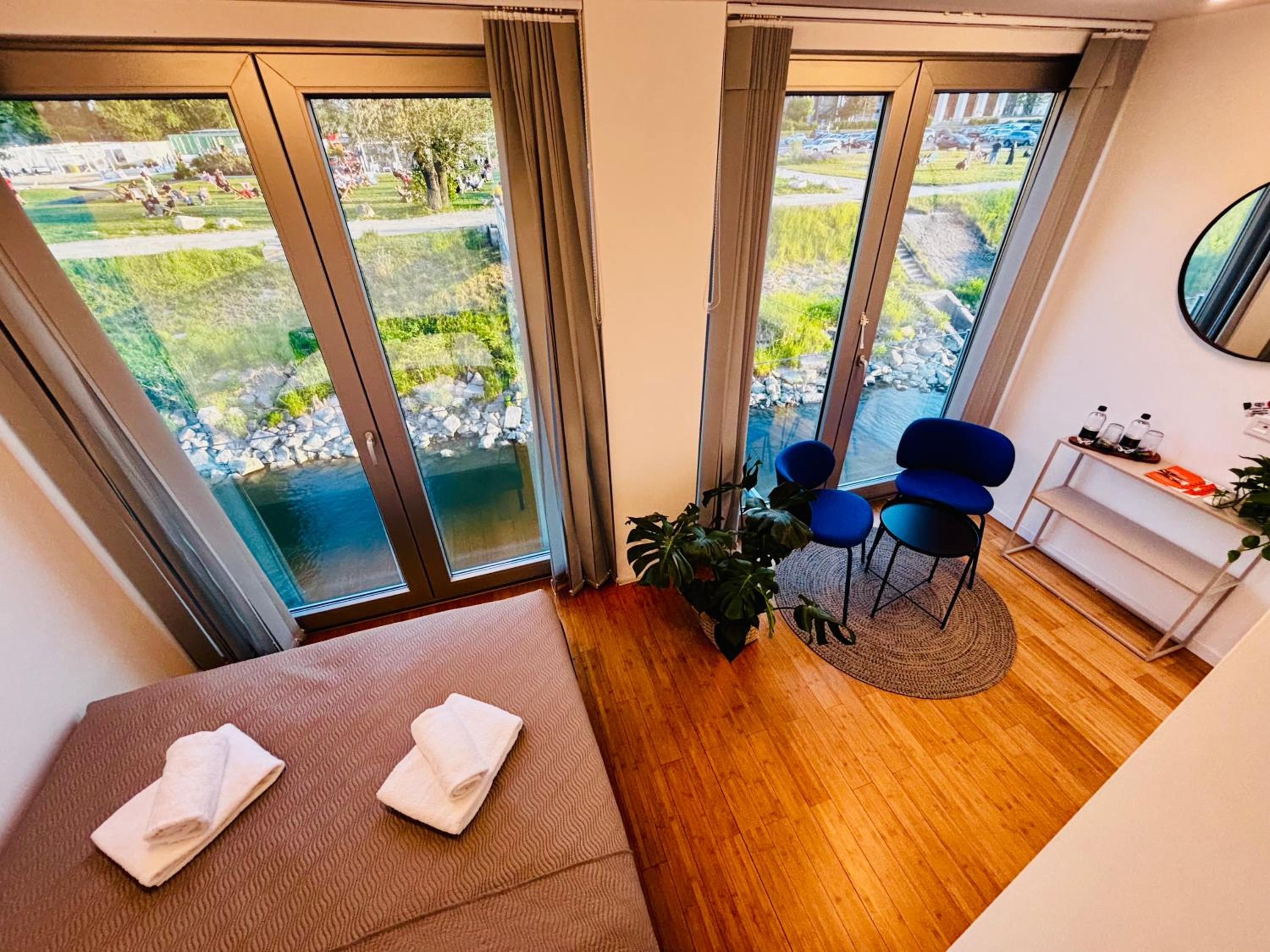 Deluxe Double Room with Balcony photo 1