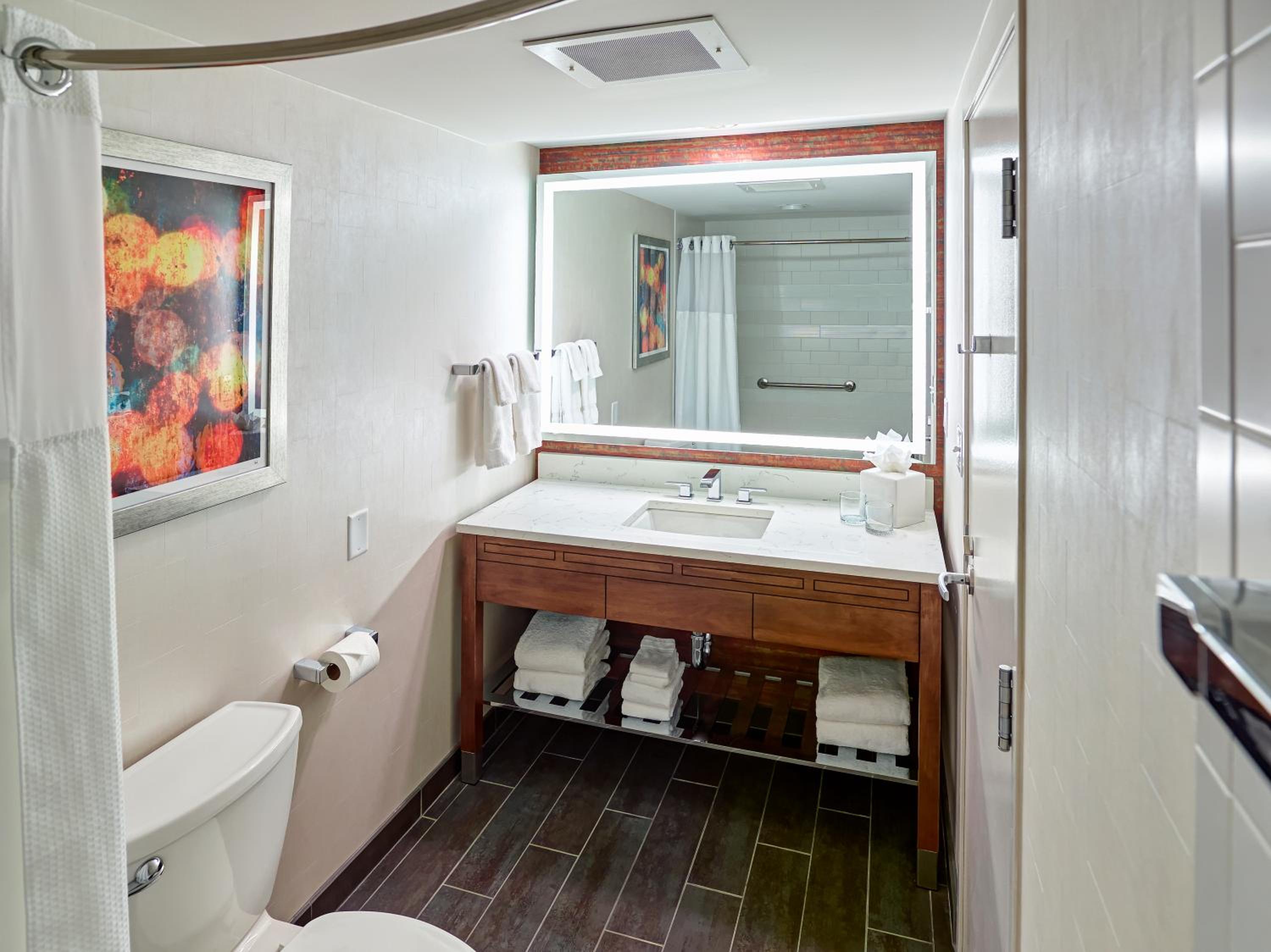King Room - Non-Smoking photo 2