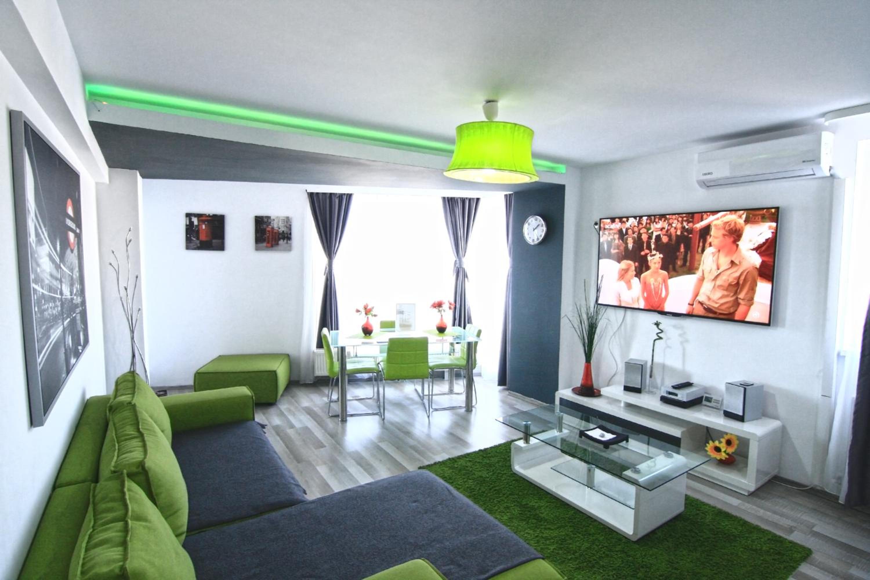 Deluxe One-Bedroom Apartment with Terrace - Photo 16