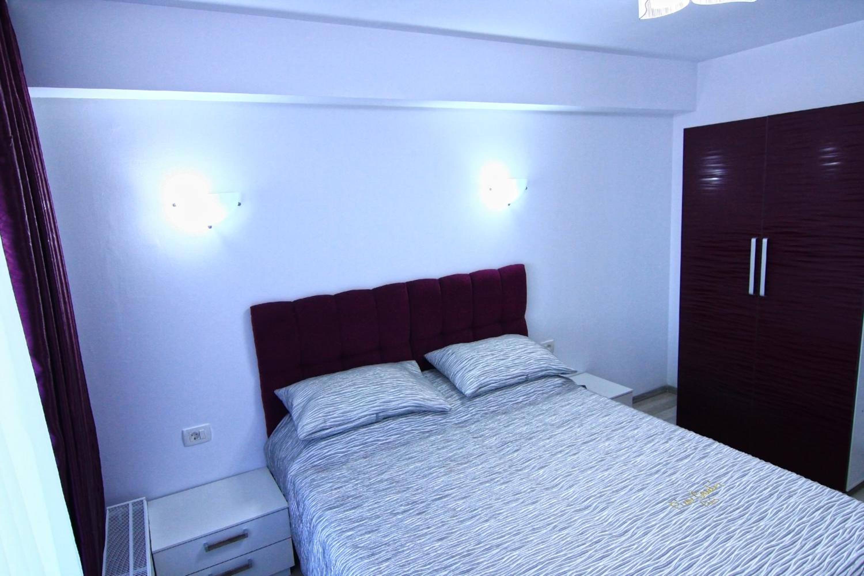 Deluxe One-Bedroom Apartment with Terrace - Photo 9