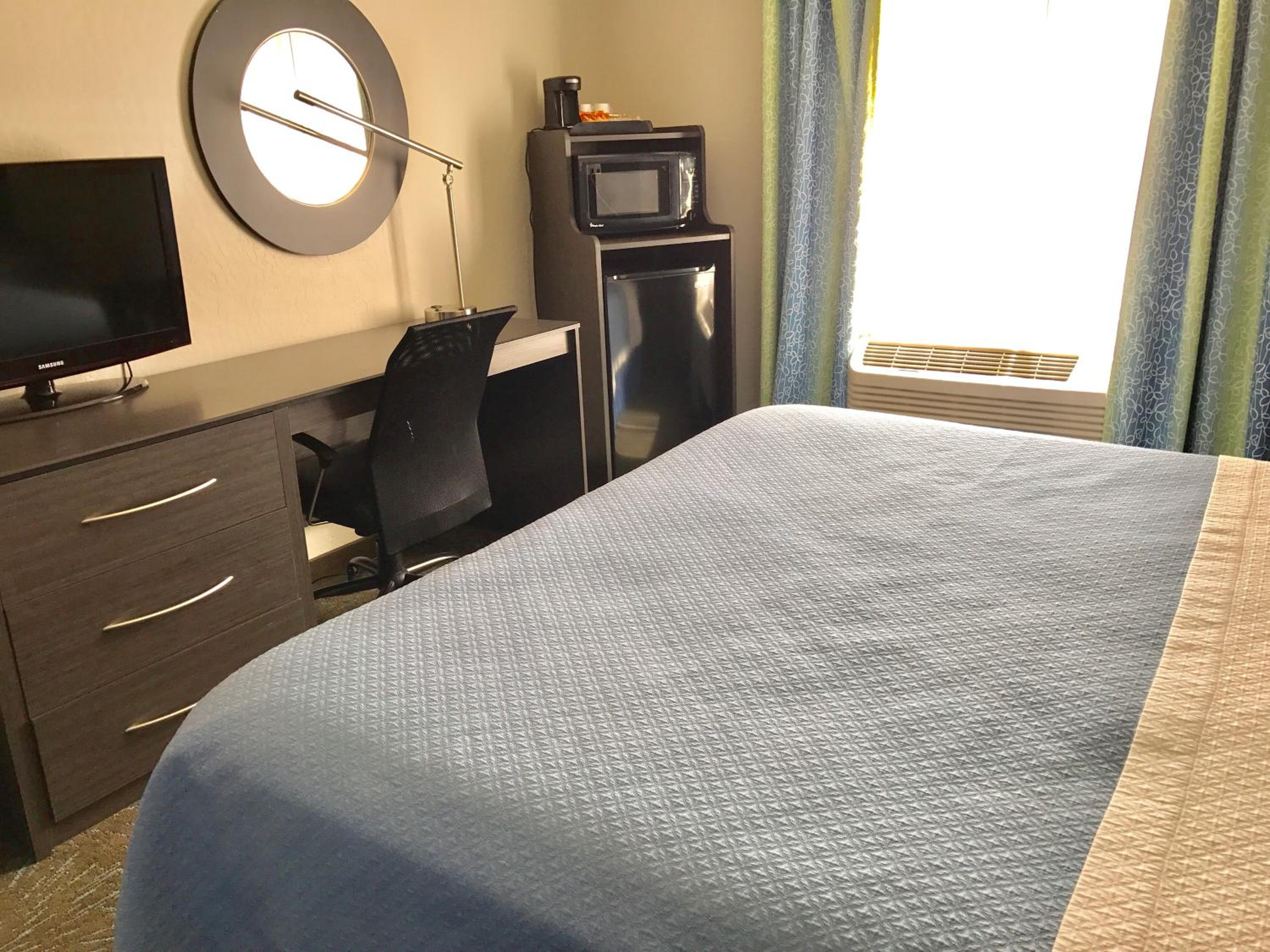 King Room - Non-Smoking (No Pets Allowed) - Photo 2