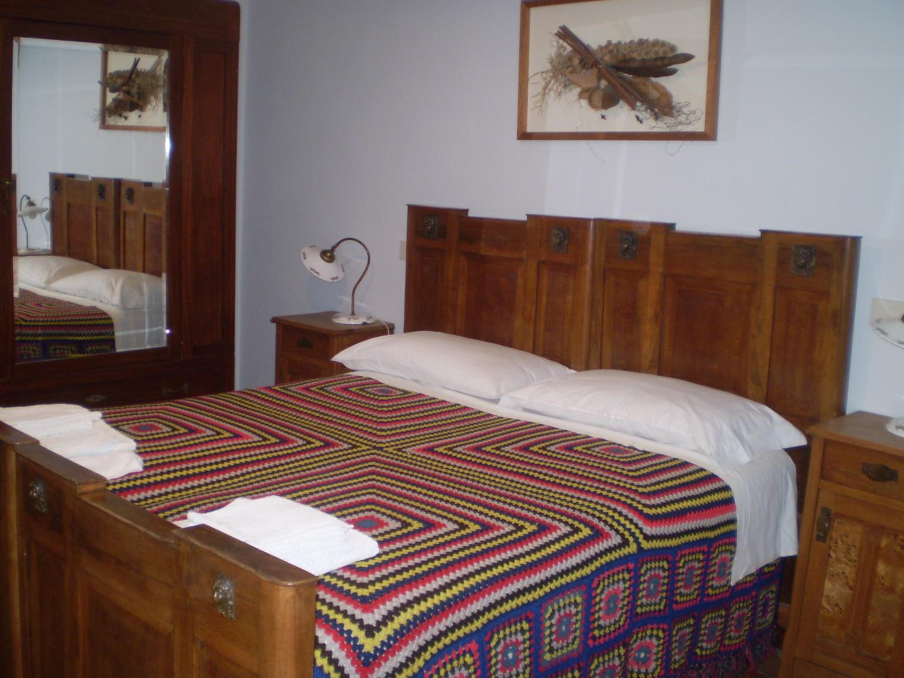 Double or Twin Room with Bathroom - Photo 5
