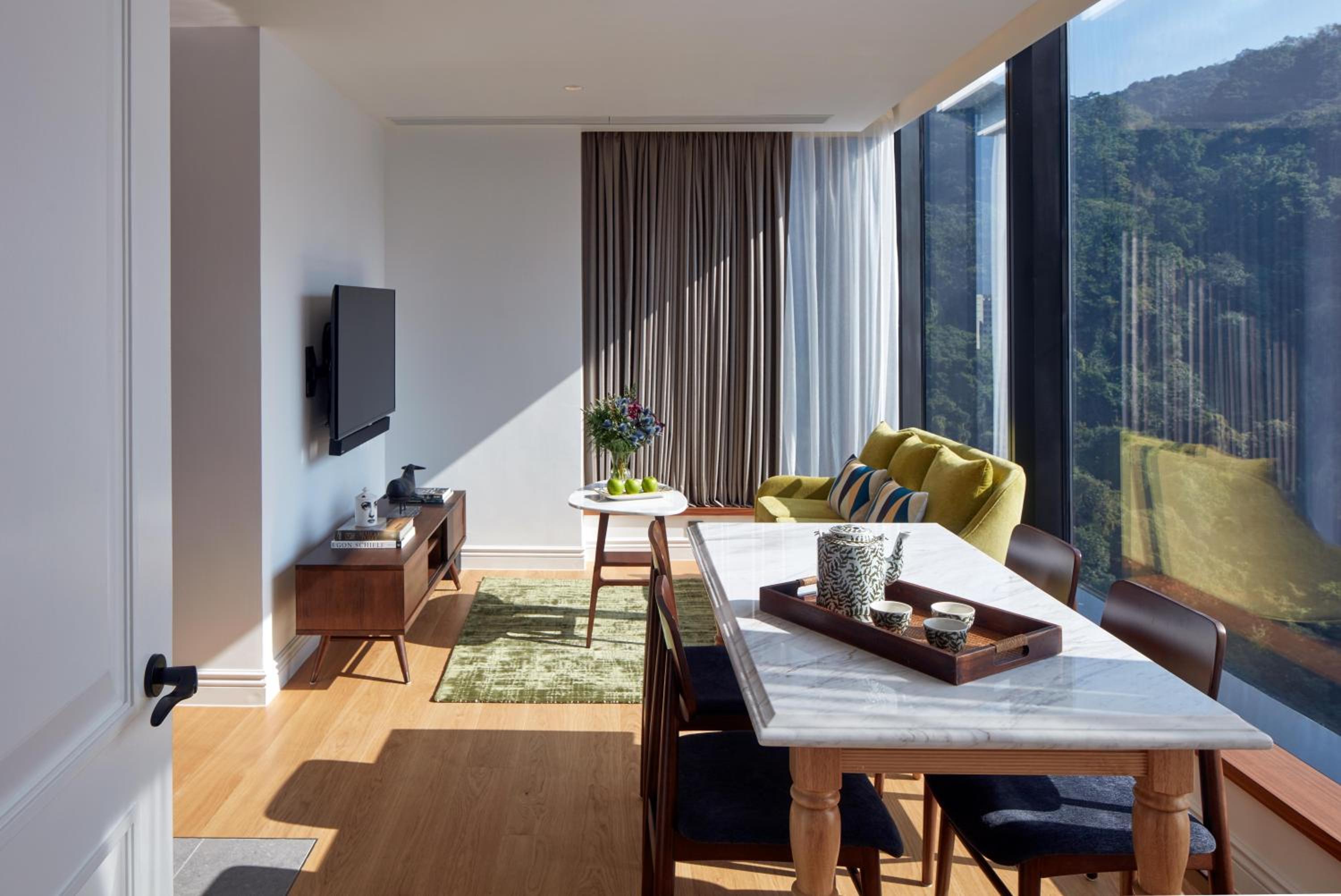 Two Bedroom Apartment with Harbor View