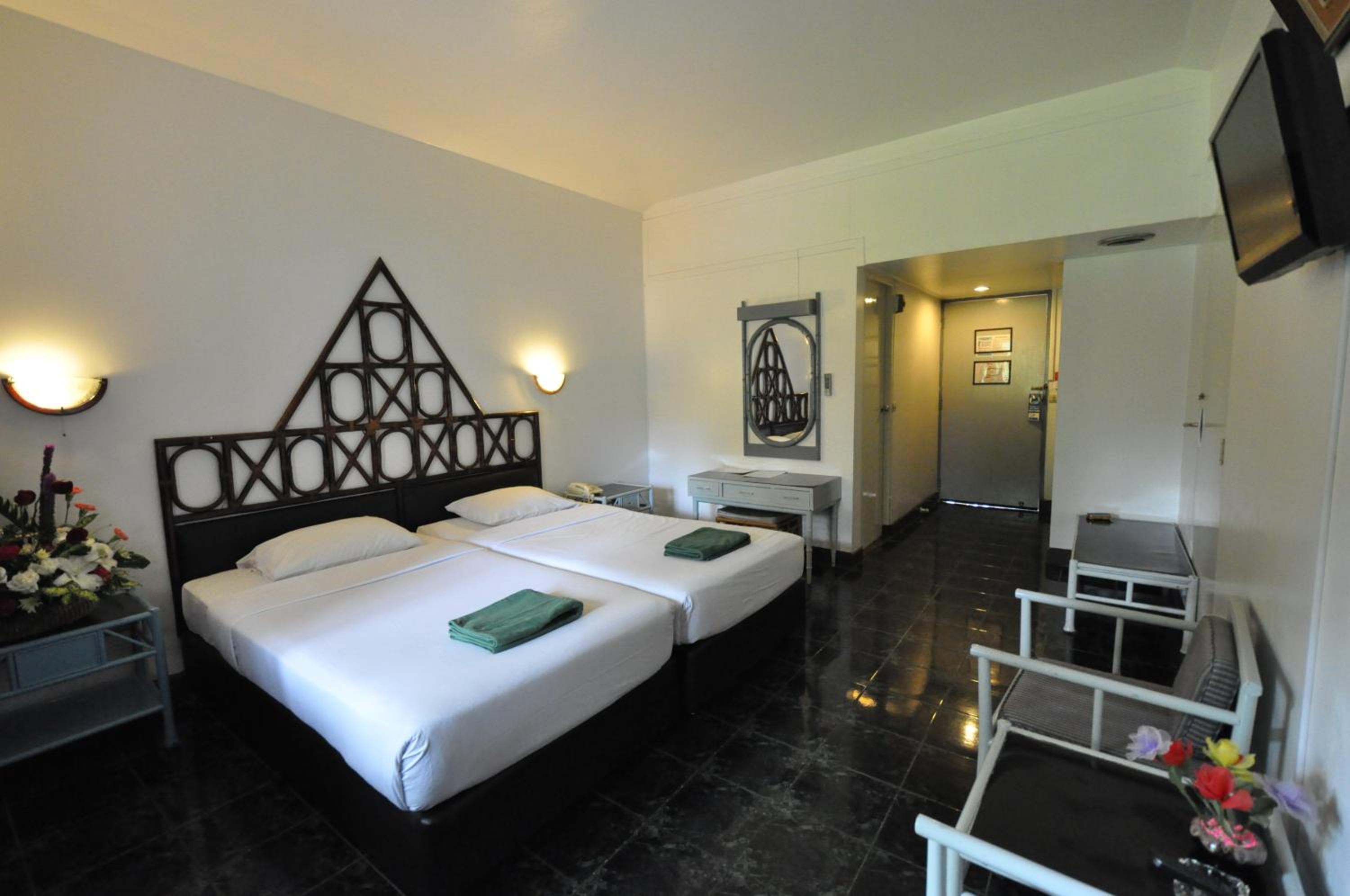 Standard Double or Twin Room - Photo 4