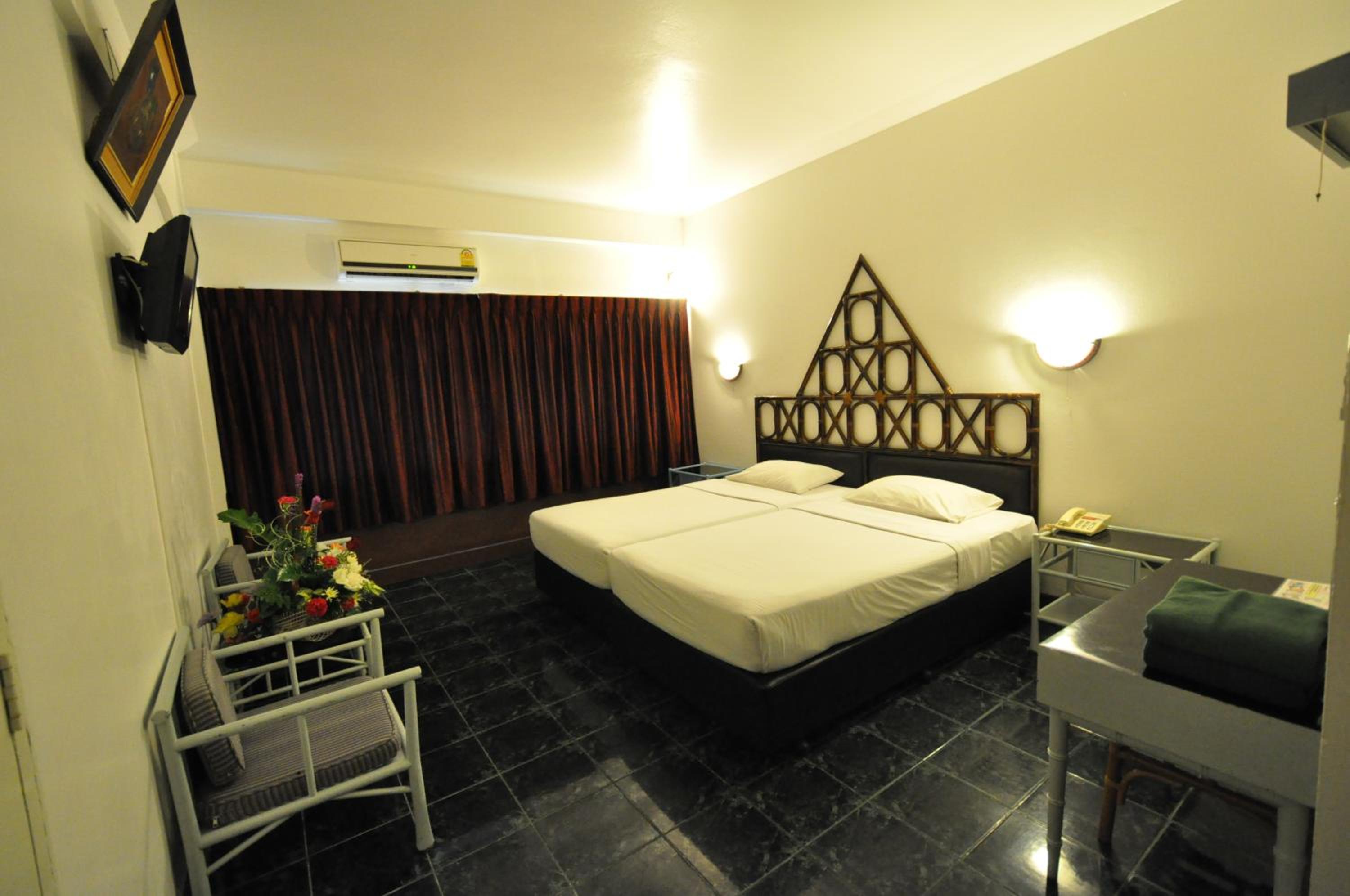 Standard Double or Twin Room - Photo 3