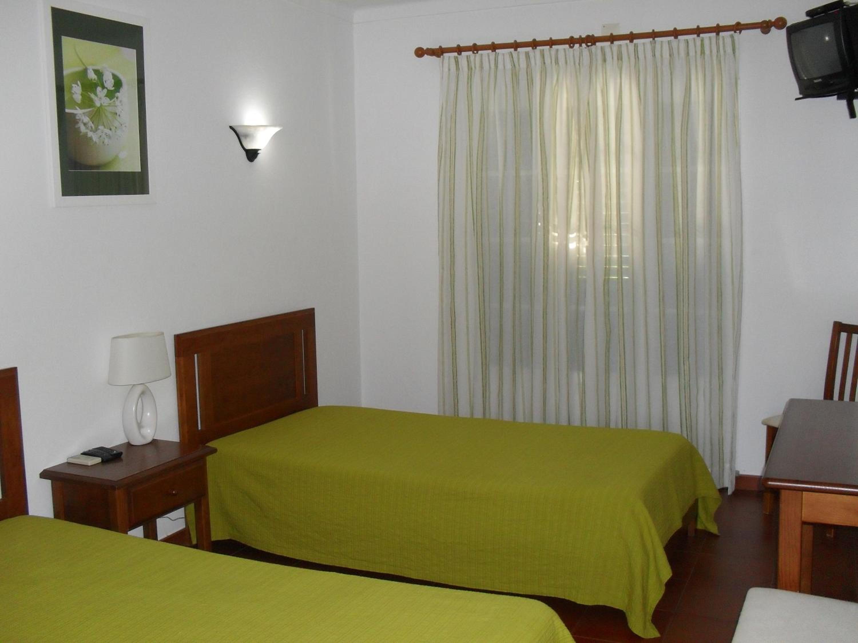 Twin Room with Balcony - Photo 13