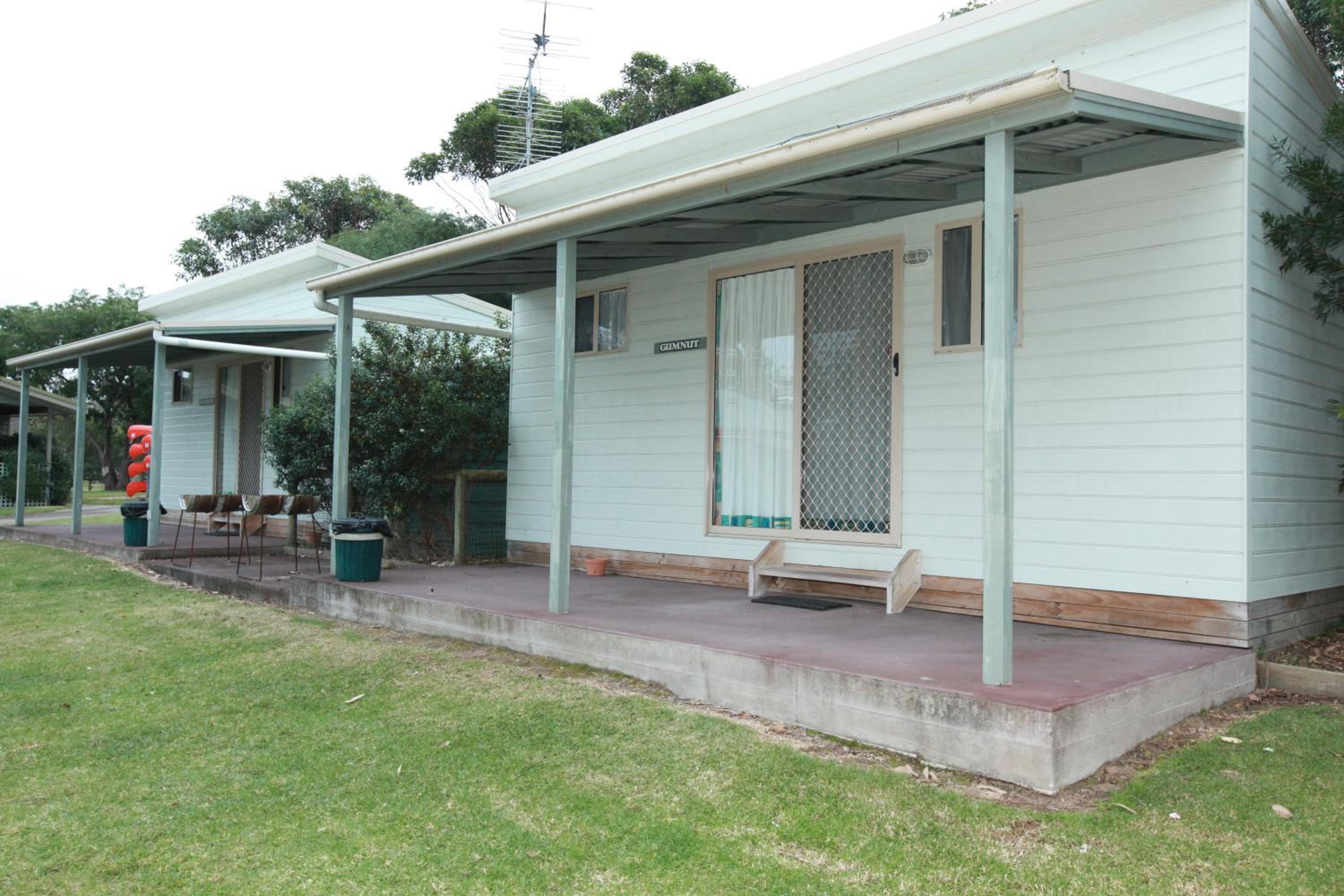 Standard Cottage - No Bathroom - Uses Parks Amenities Blocks photo 2