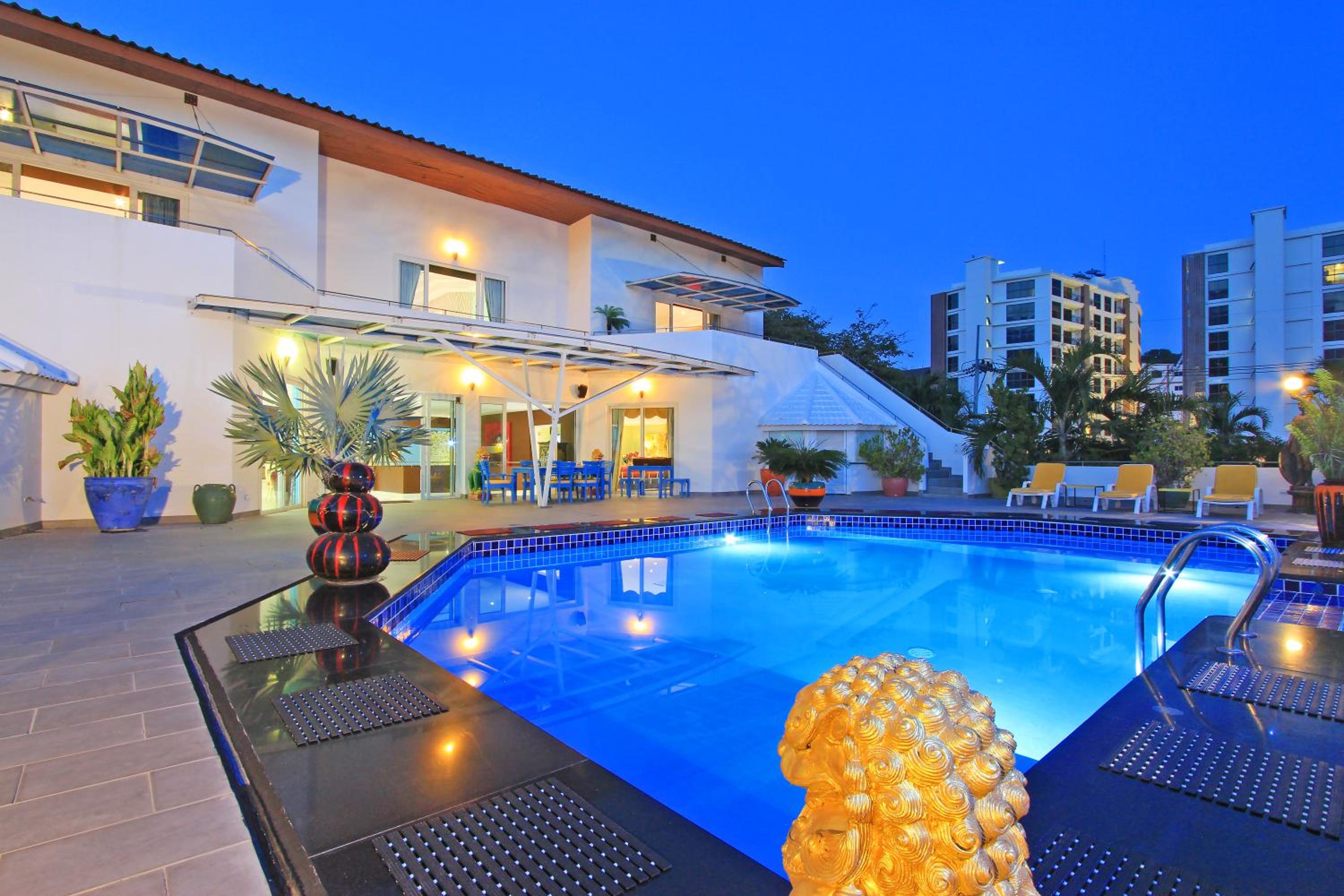 Superior Villa photo 2