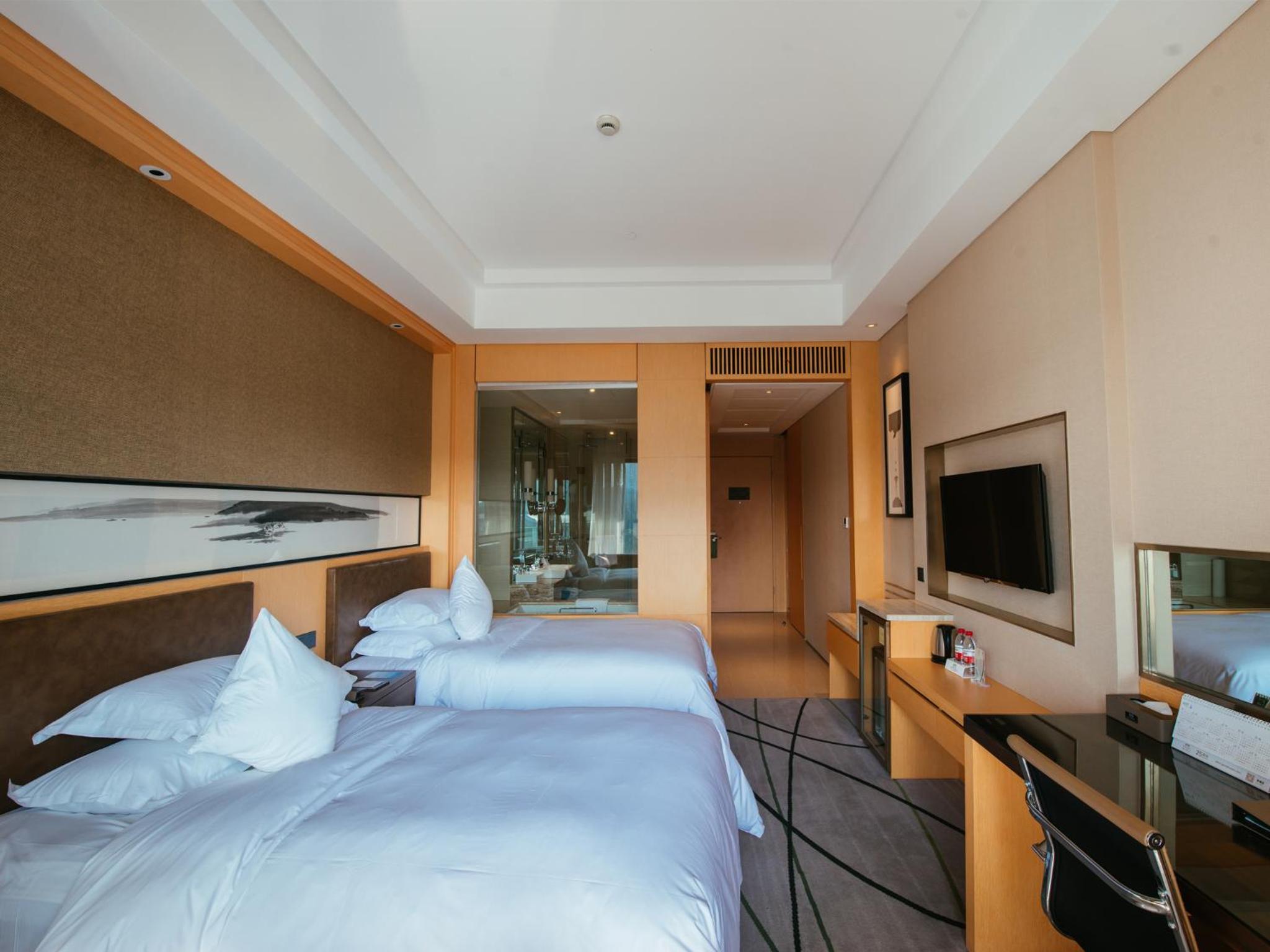 Deluxe Twin Room with Garden View photo 3