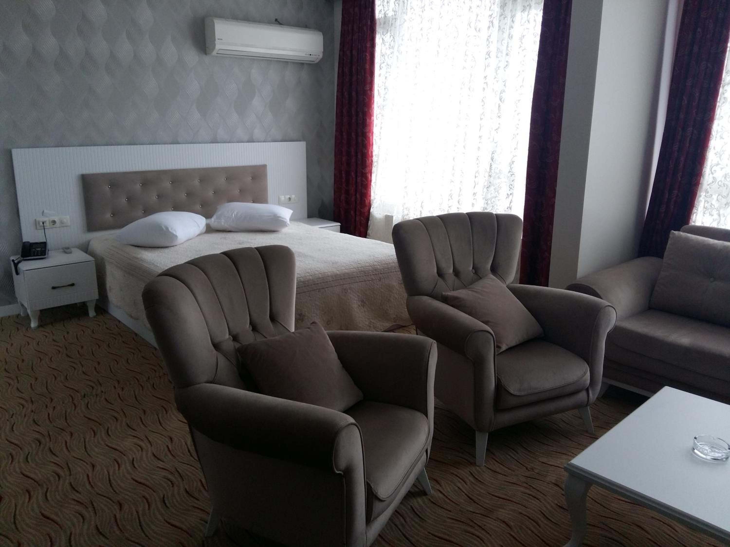 Junior Suite (2 Adults + 1 Child) - Photo 15