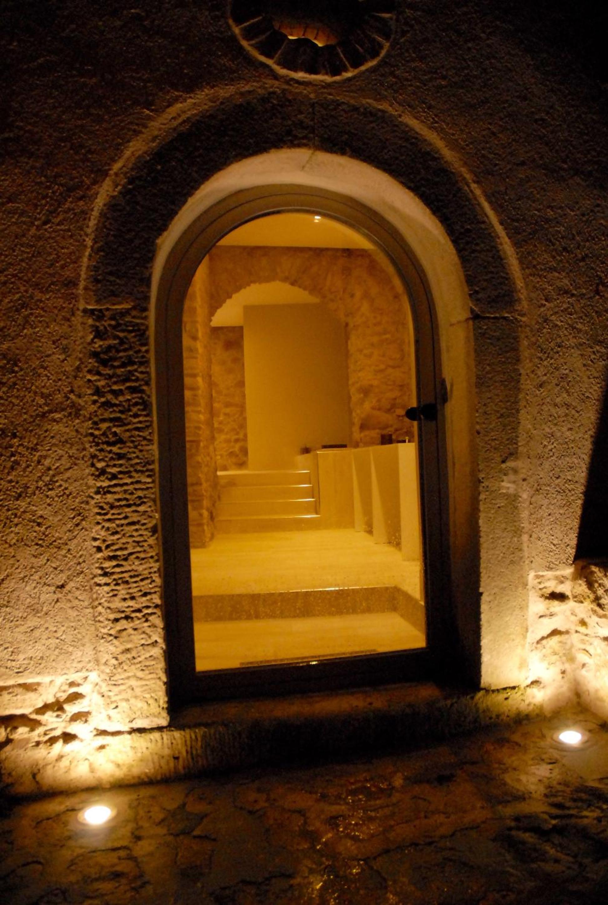 One-Bedroom House - Photo 20