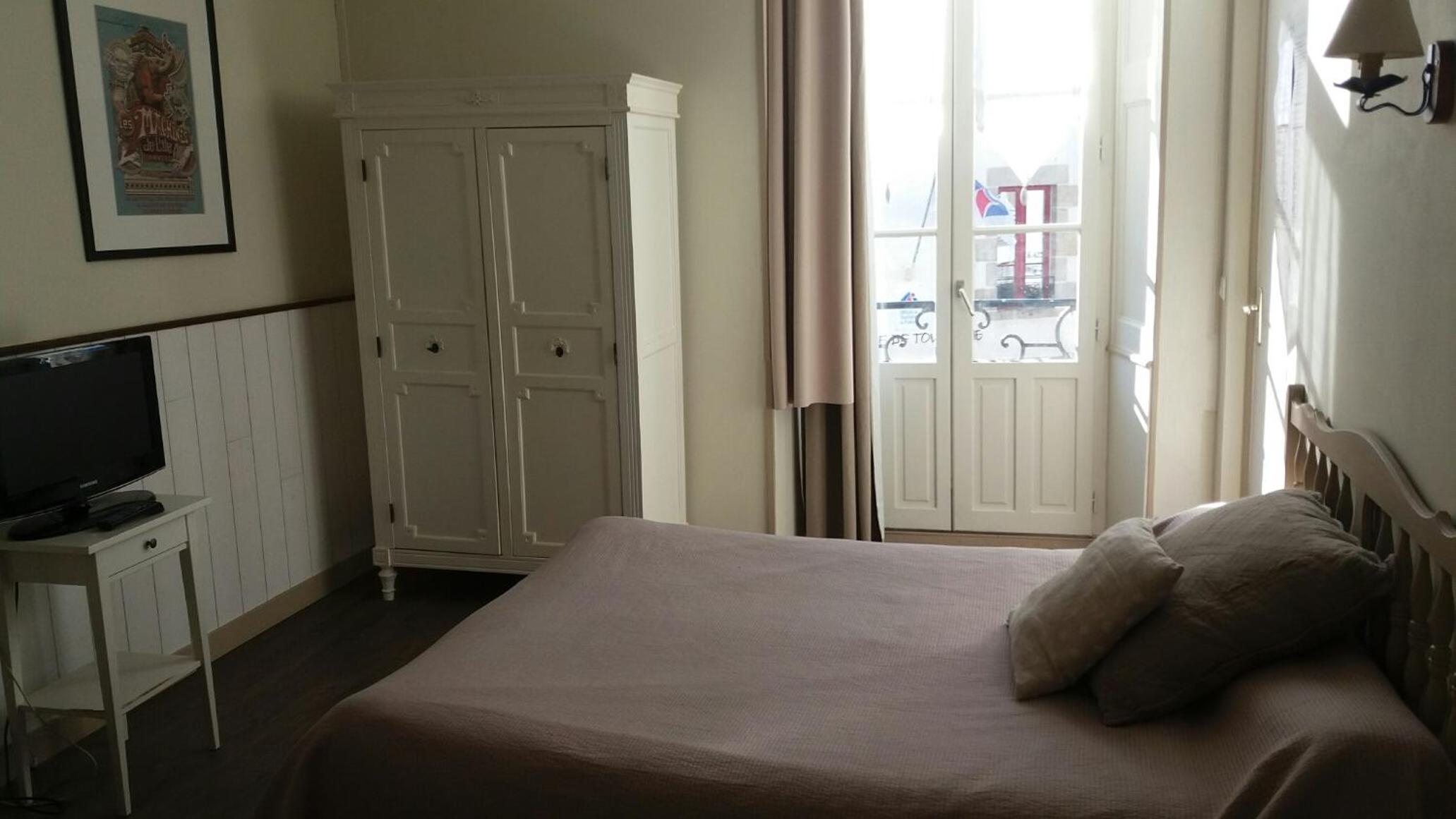 Single Room with Private Bathroom