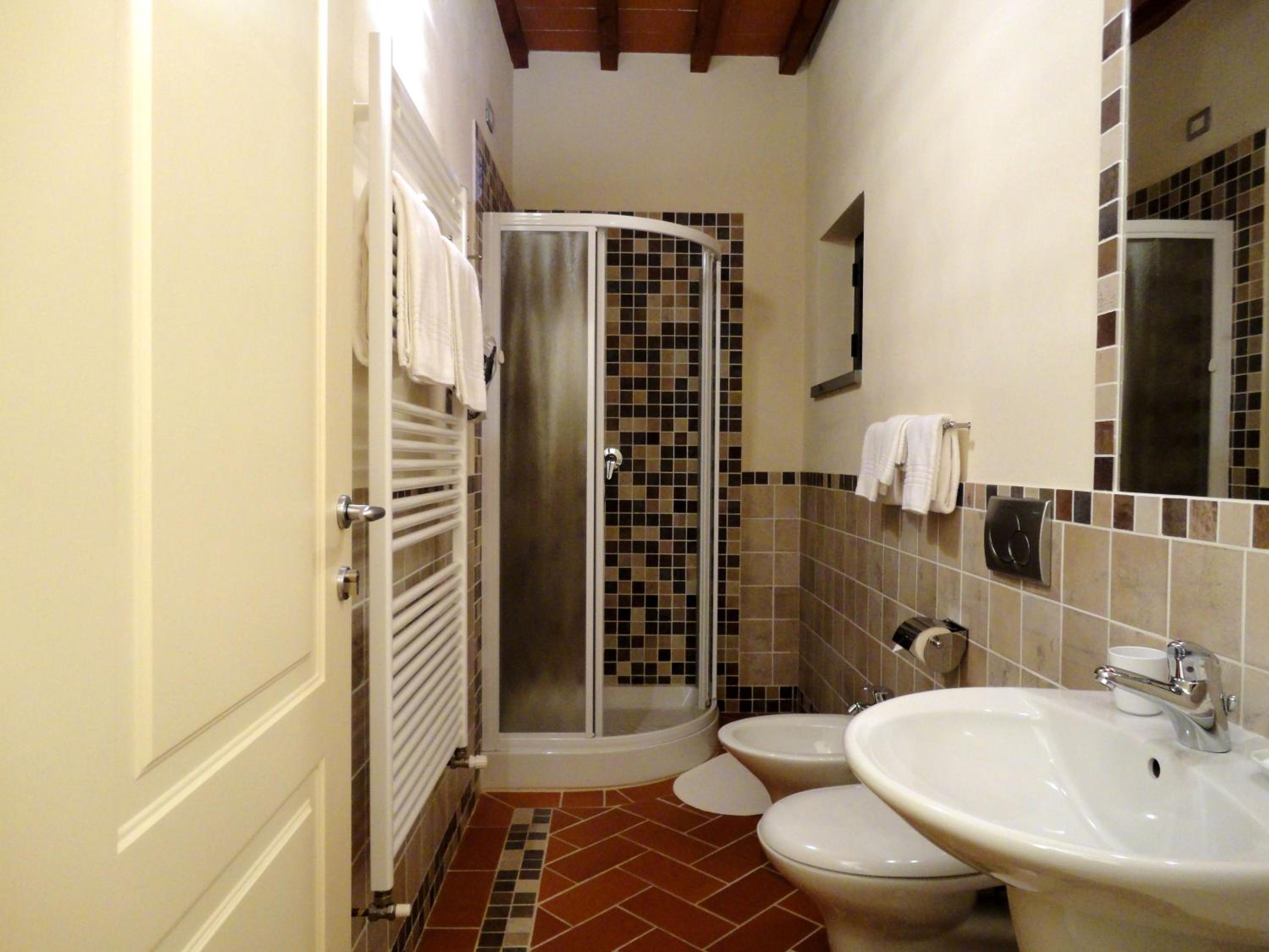 Double Room - Photo 13