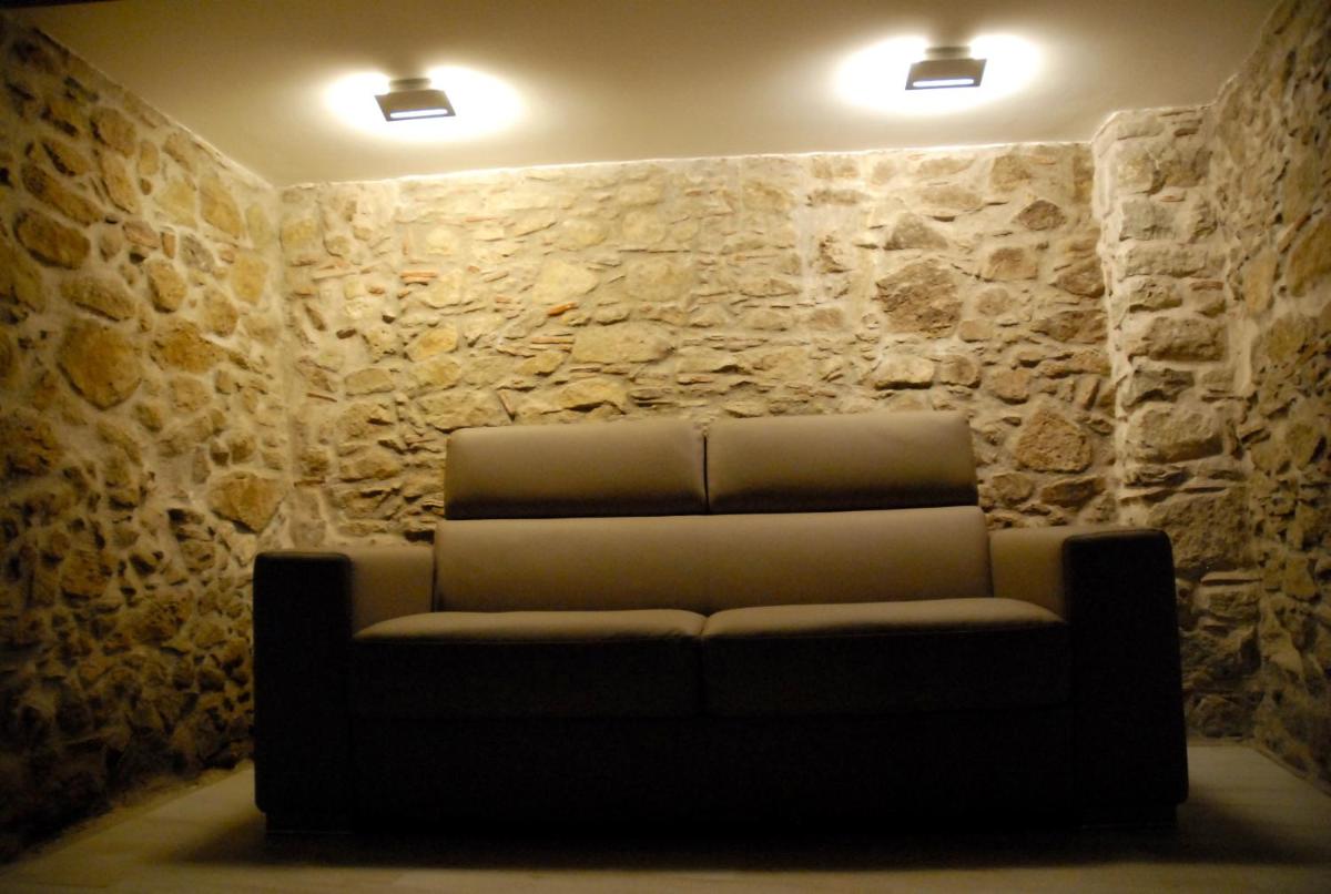 One-Bedroom House - Photo 18
