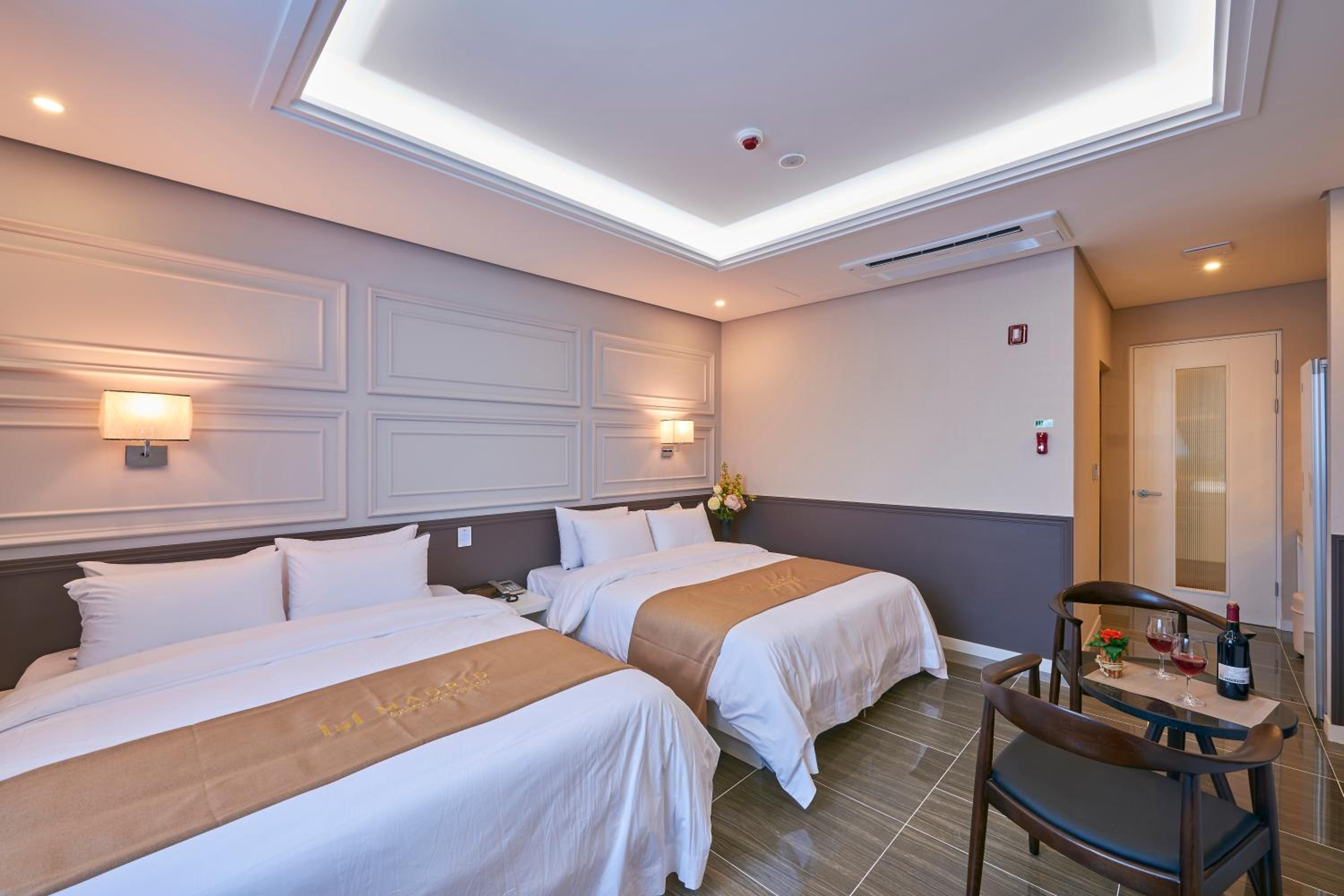 Deluxe Twin Room photo 3