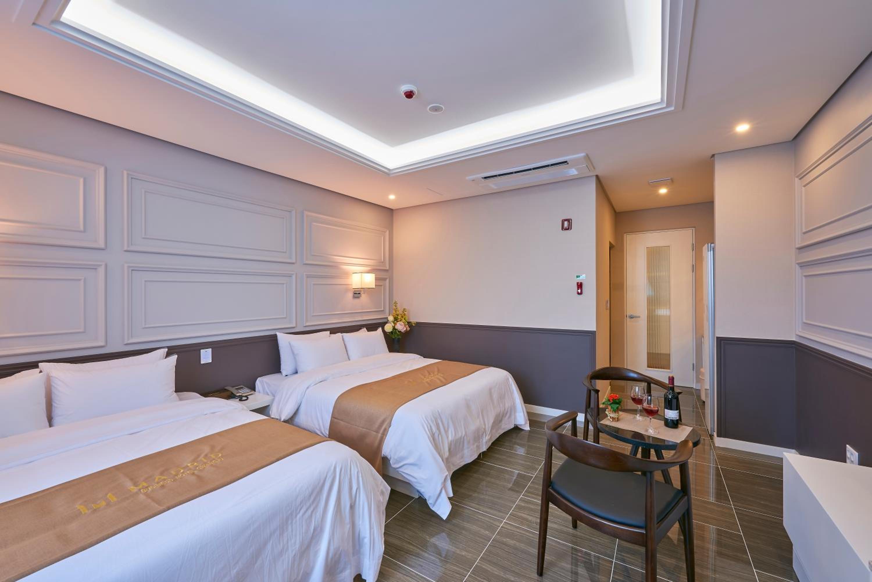 Deluxe Twin Room photo 2