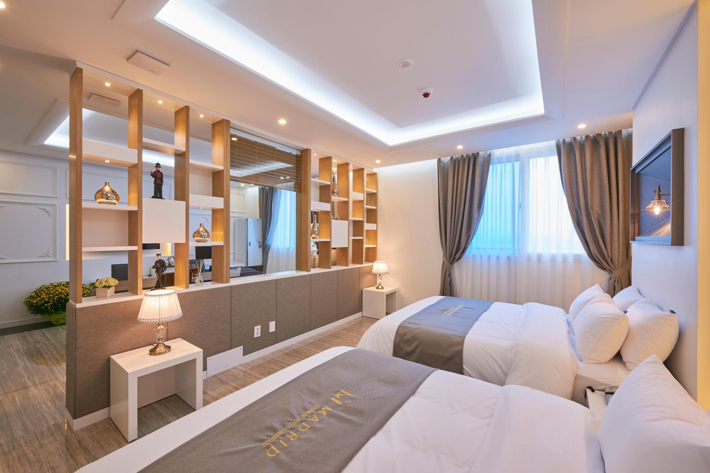 Suite with Spa Bath photo 2