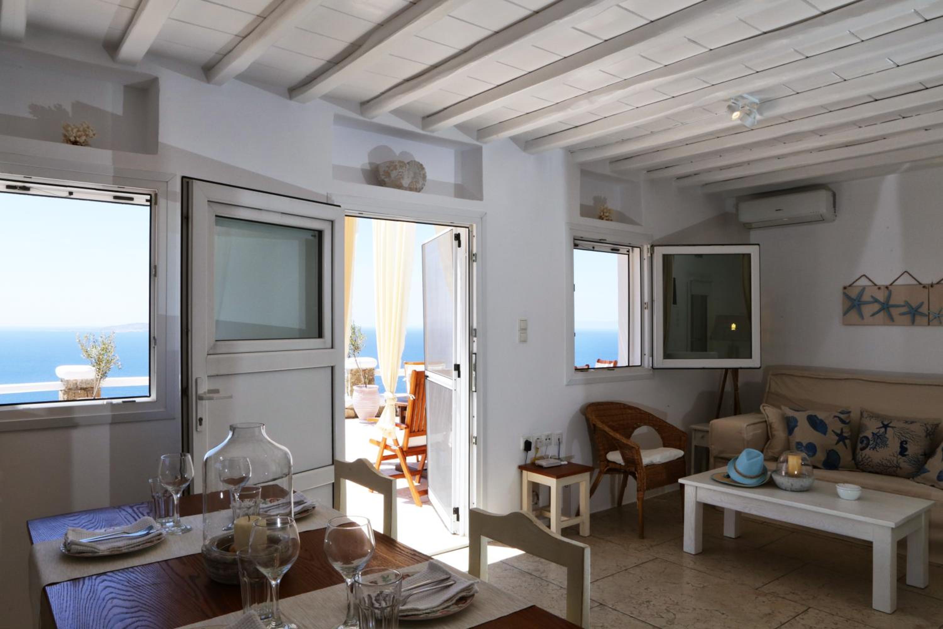 Deluxe Suite with Sea View photo 1