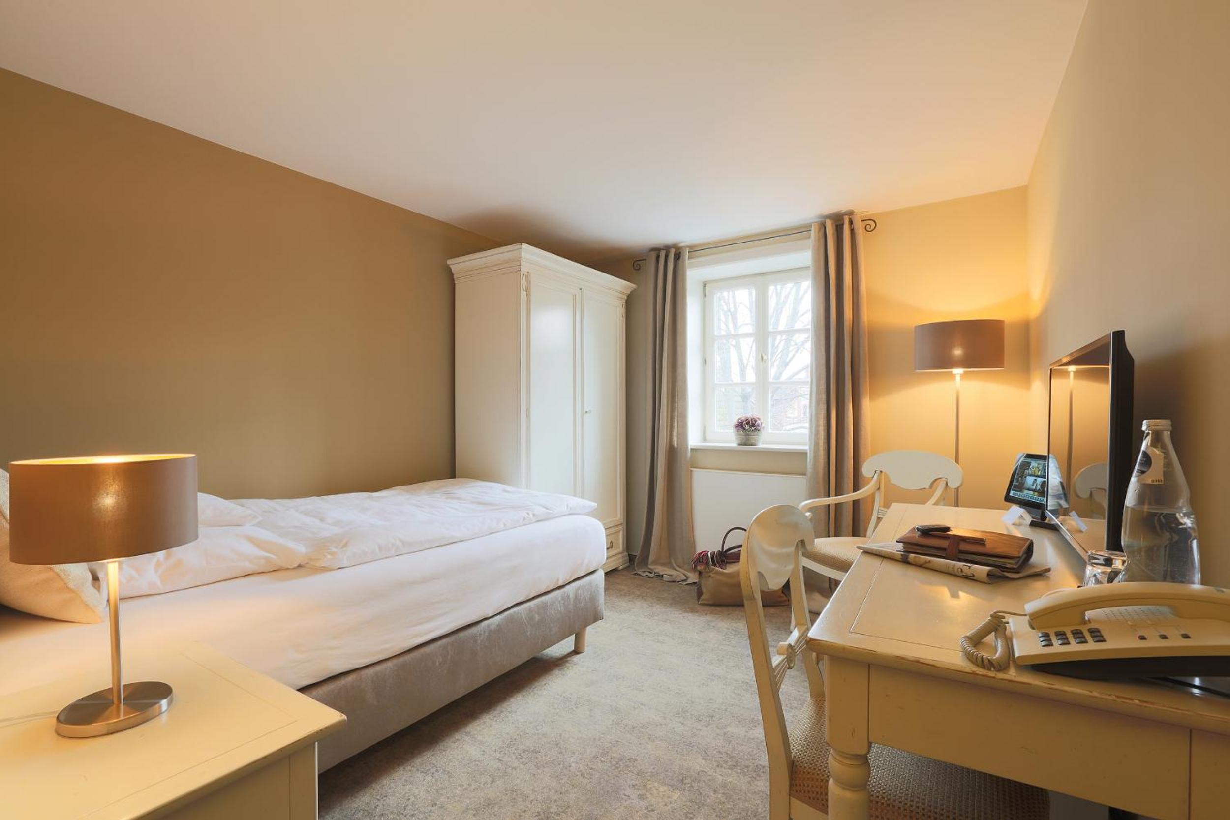 Single Room photo 2