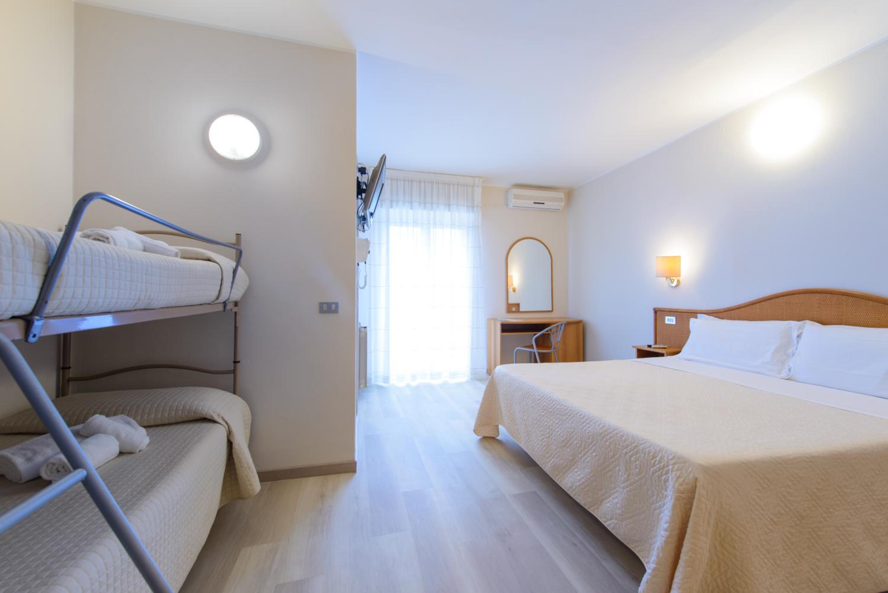 Classic Quadruple Room