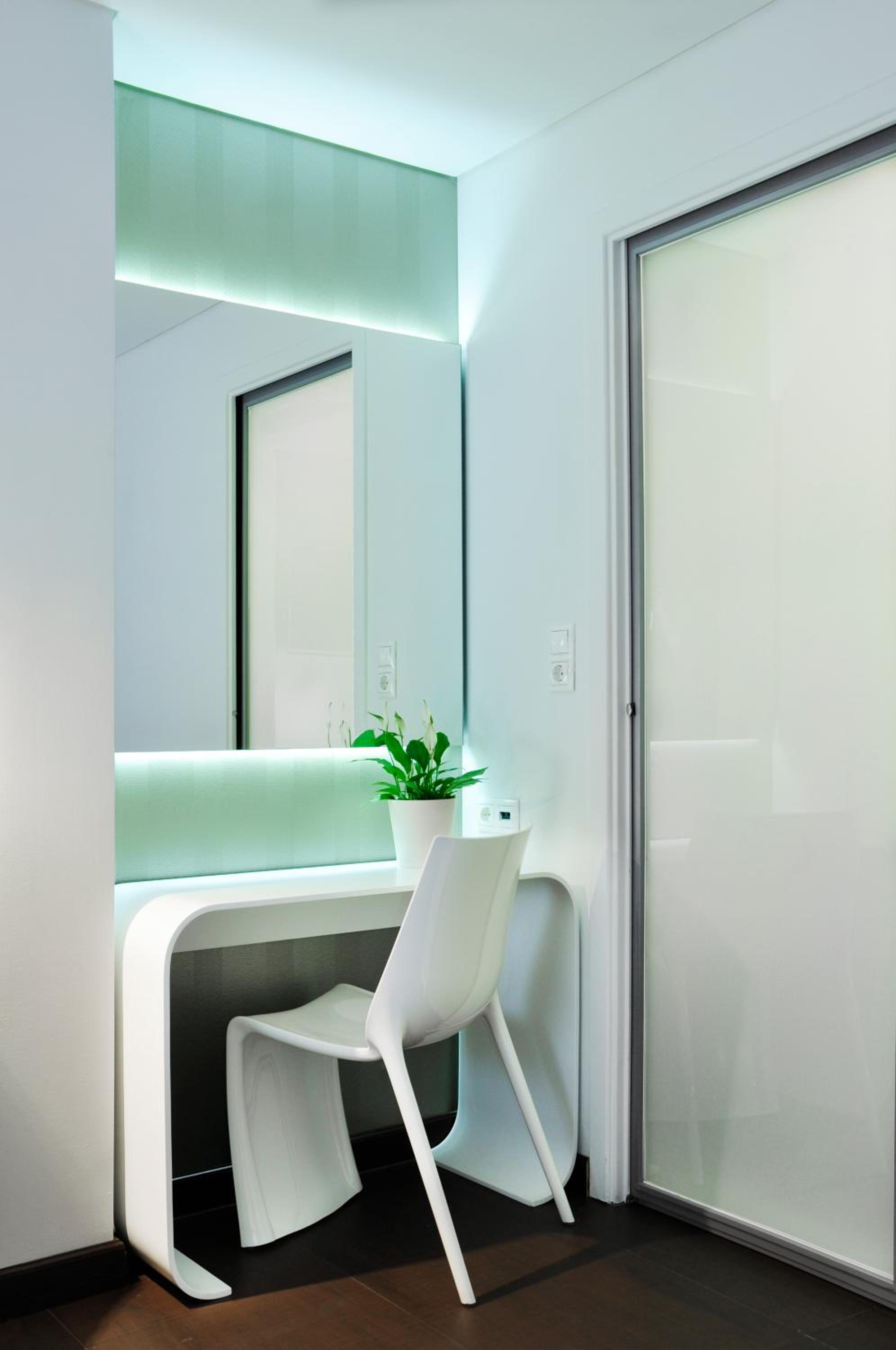 Double or Twin Room - Photo 8
