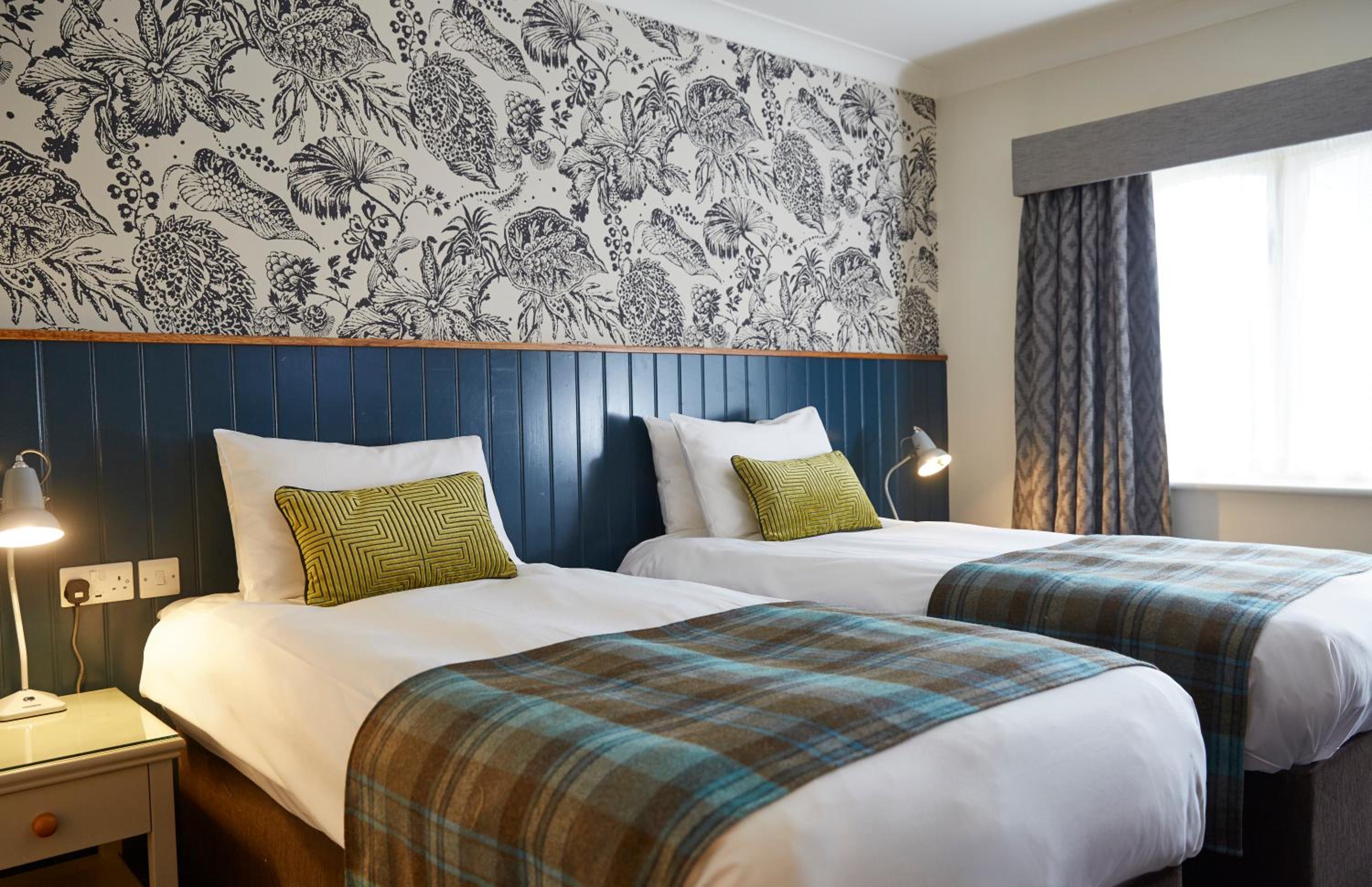 Twin Room - Photo 3