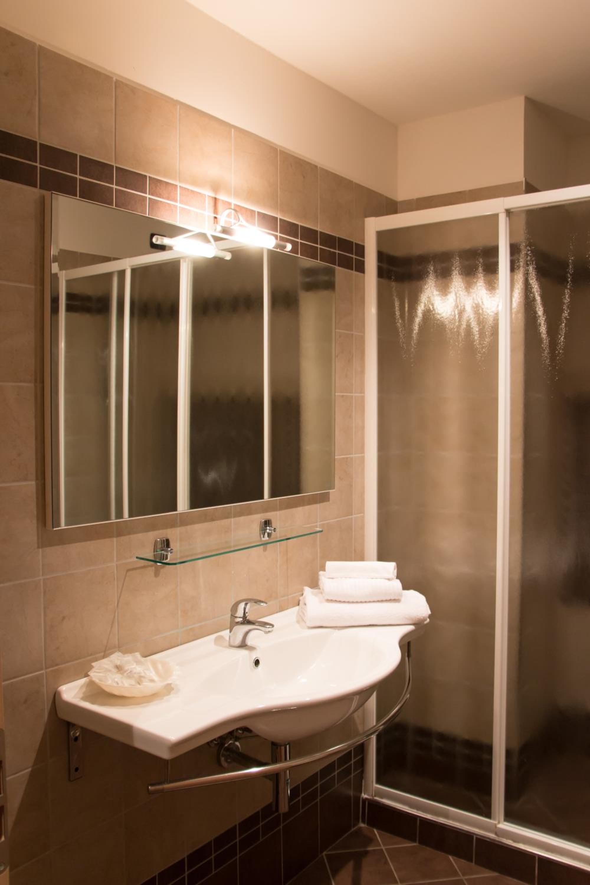 Classic Quadruple Room photo 3