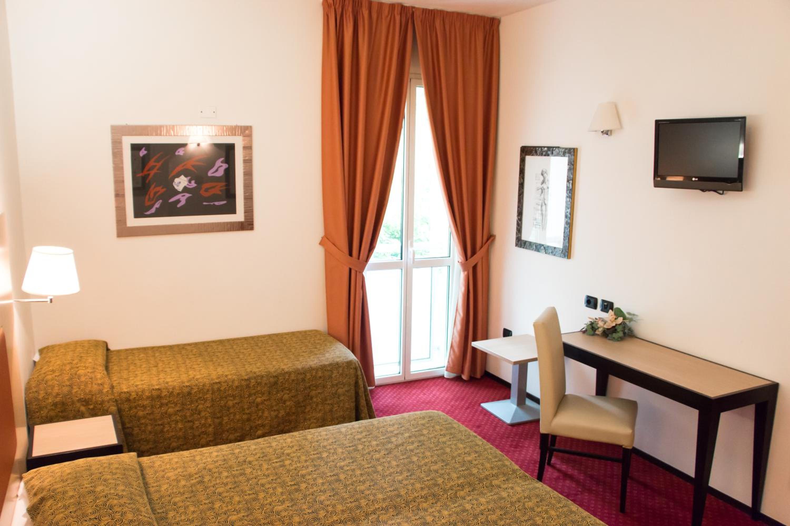 Classic Quadruple Room photo 2