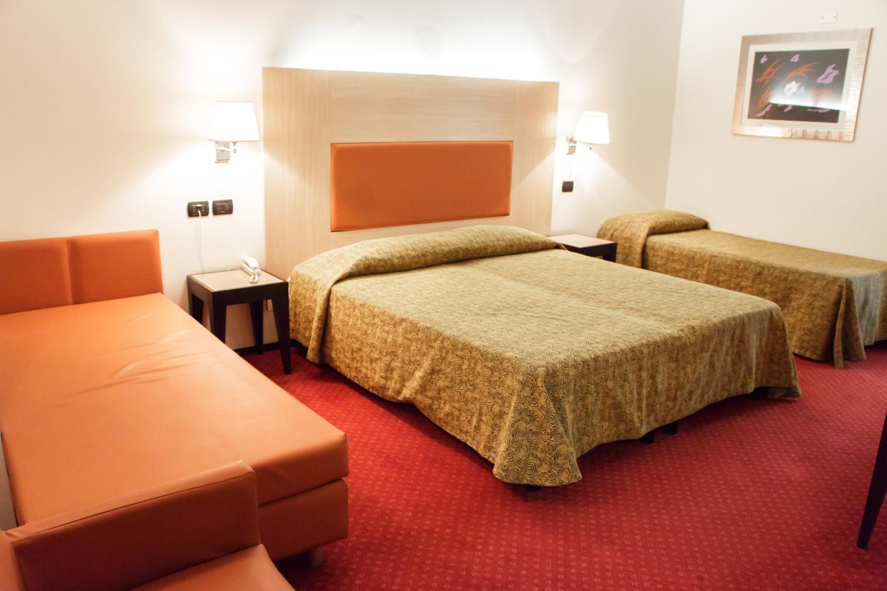 Classic Quadruple Room photo 1