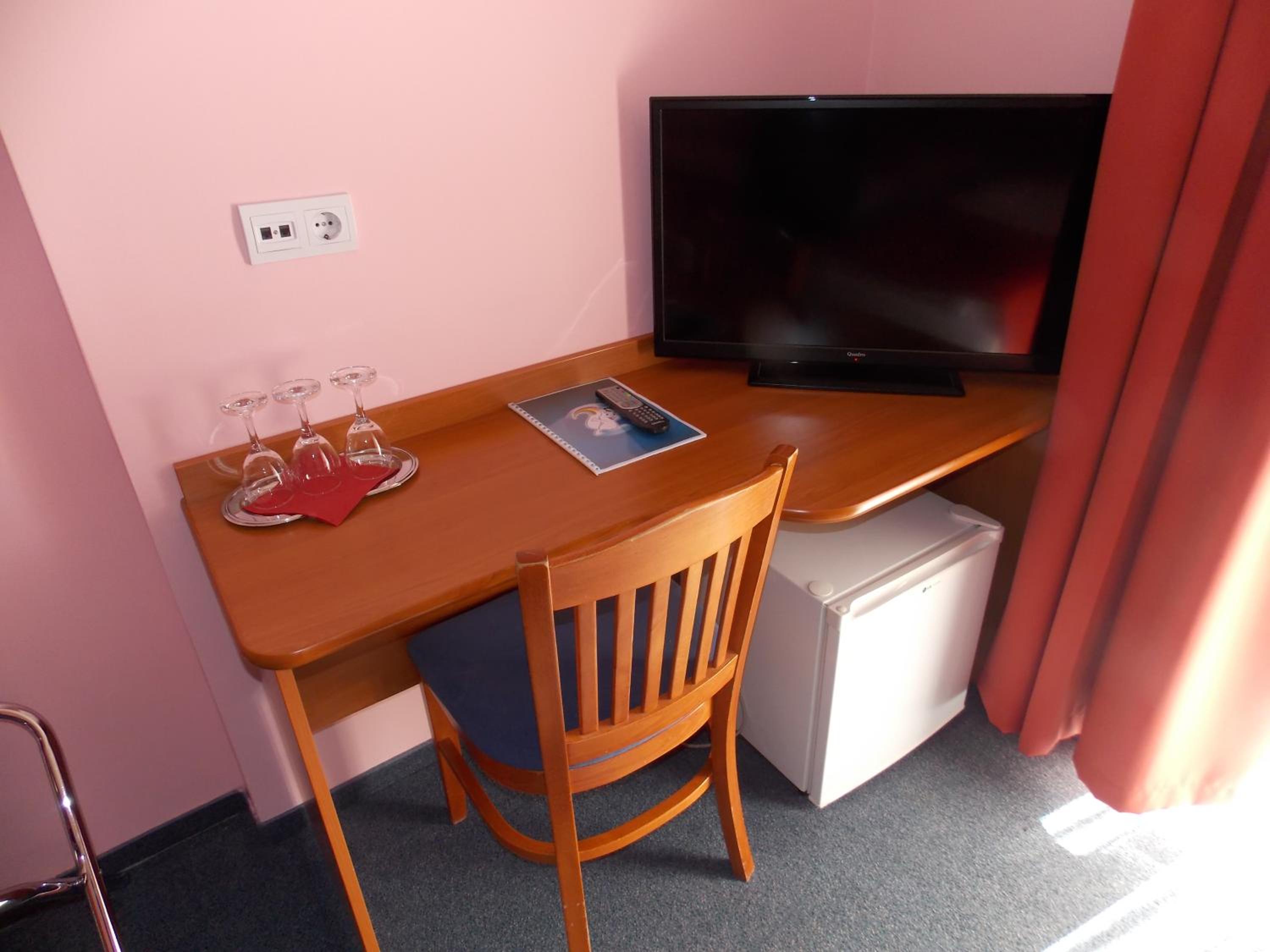 Double Room - Photo 5