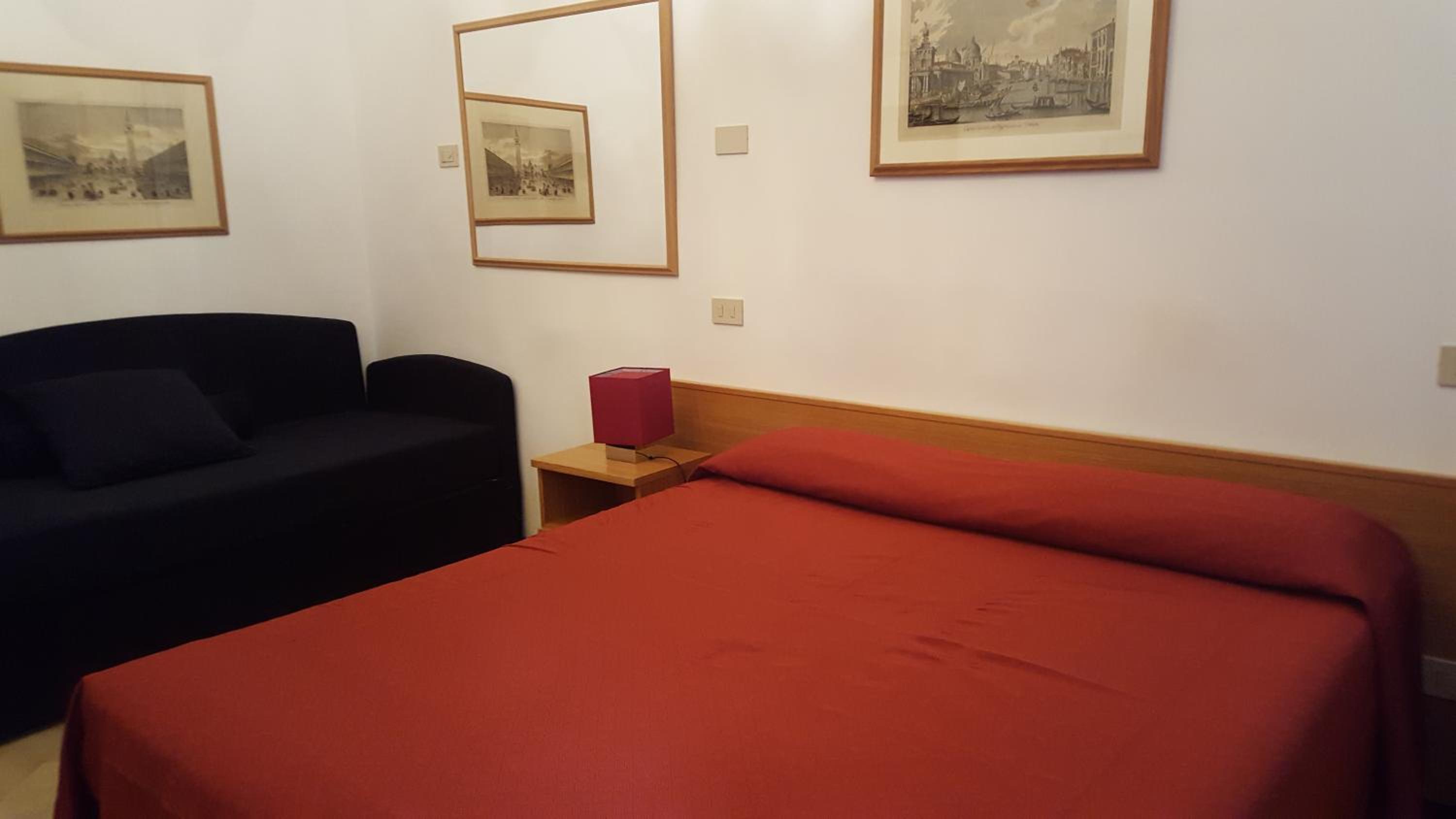 Double or Twin Room photo 1