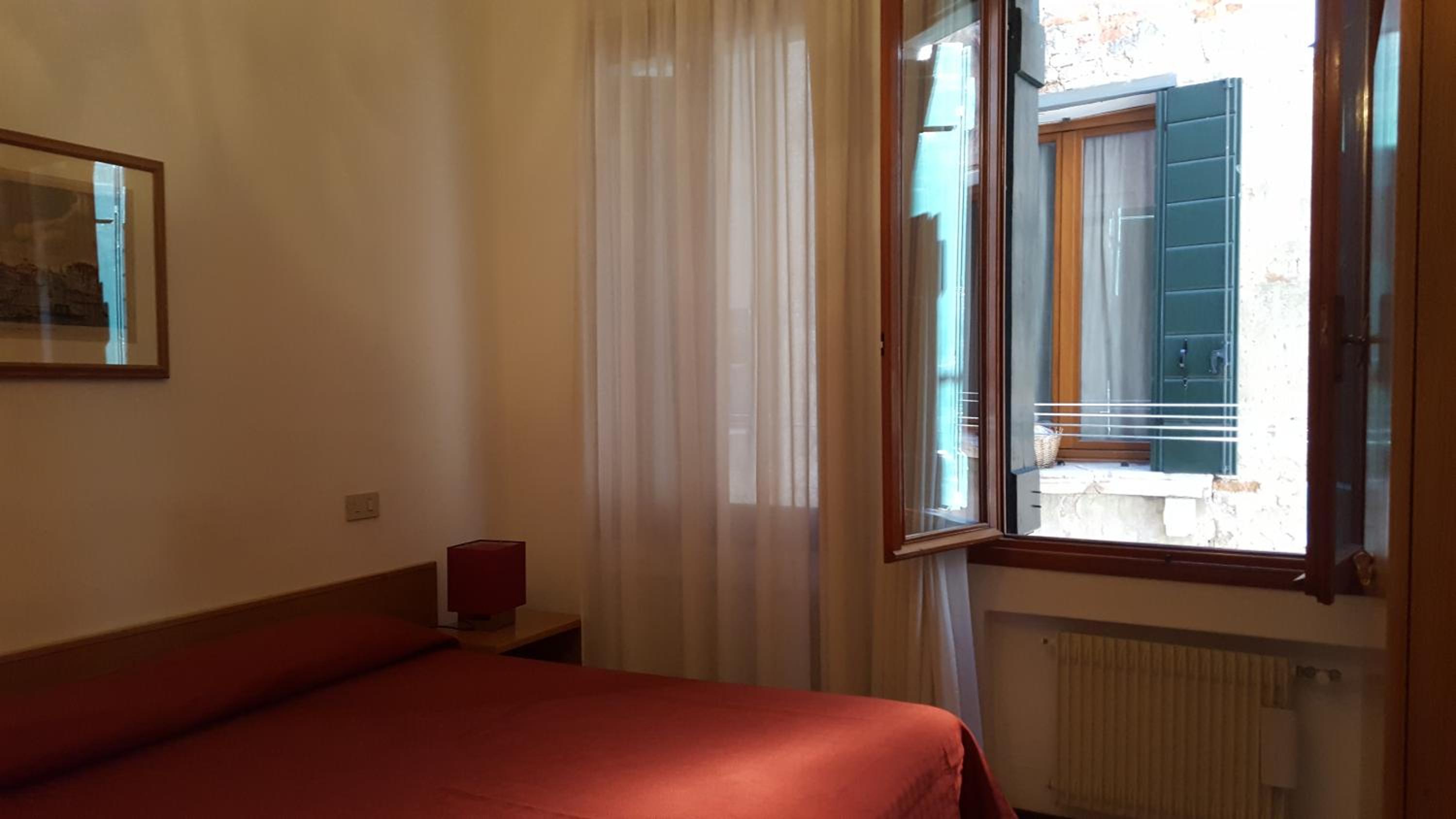 Double or Twin Room photo 3