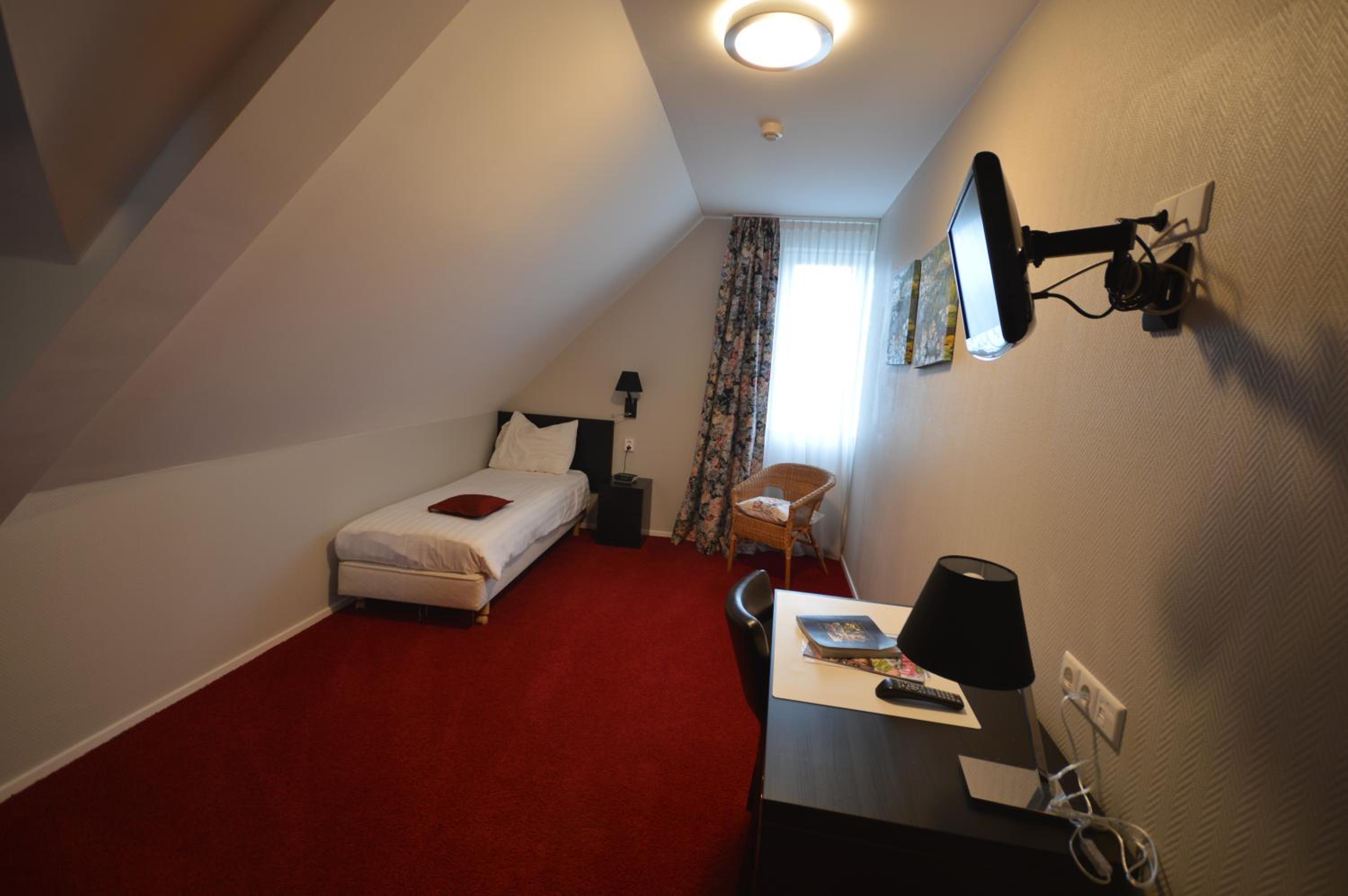 Single Room photo 3