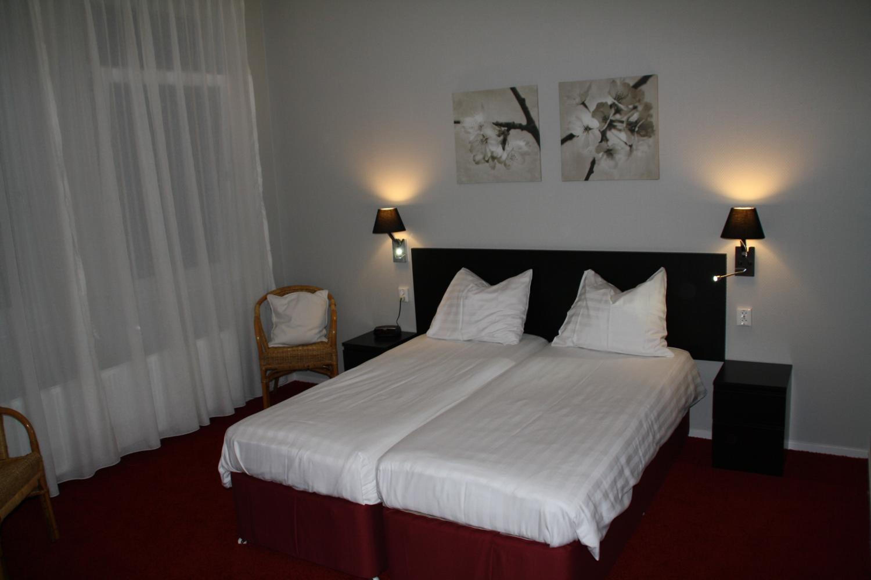 Double or Twin Room photo 2