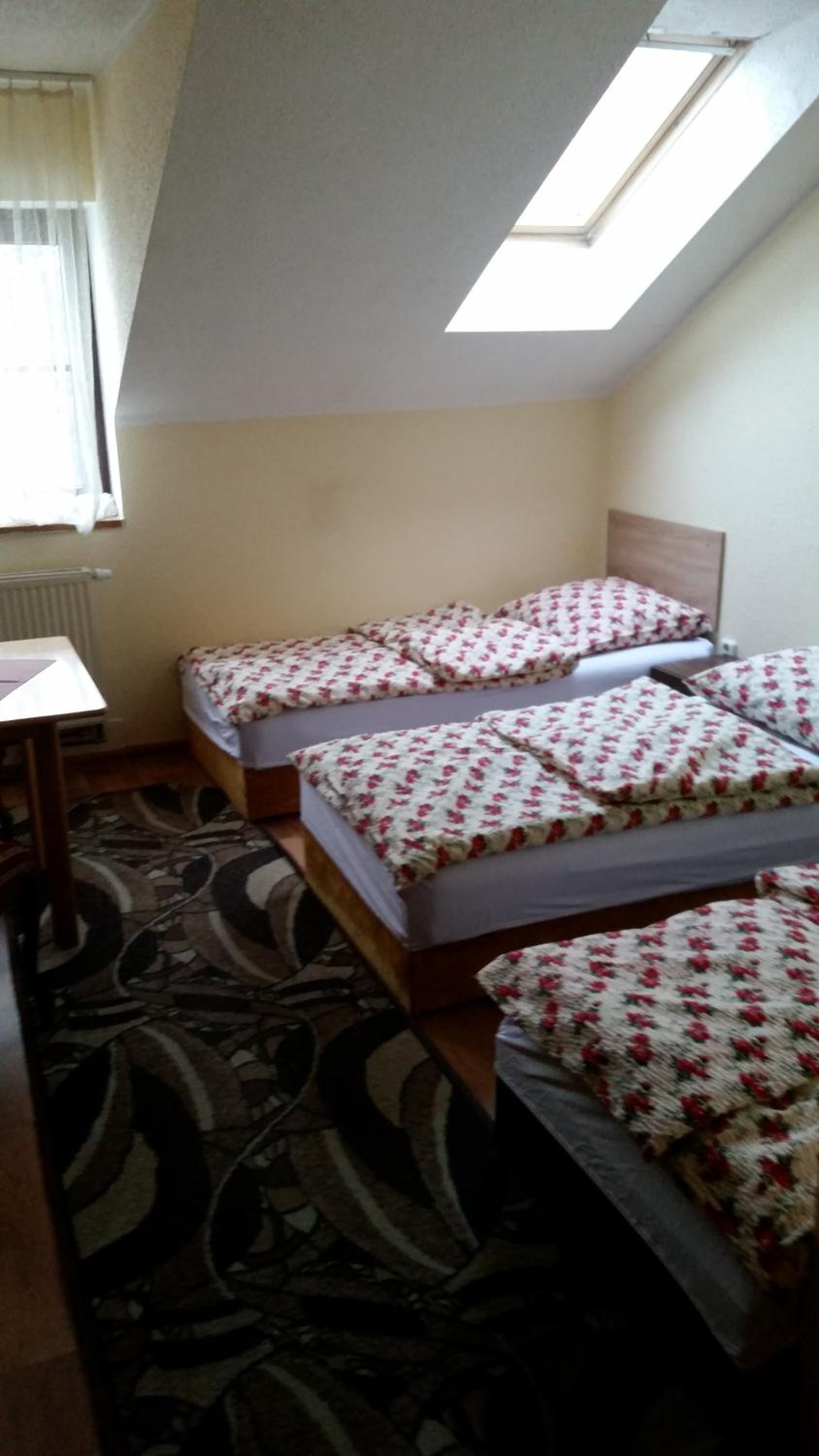 Triple Room with Private Bathroom - Photo 6