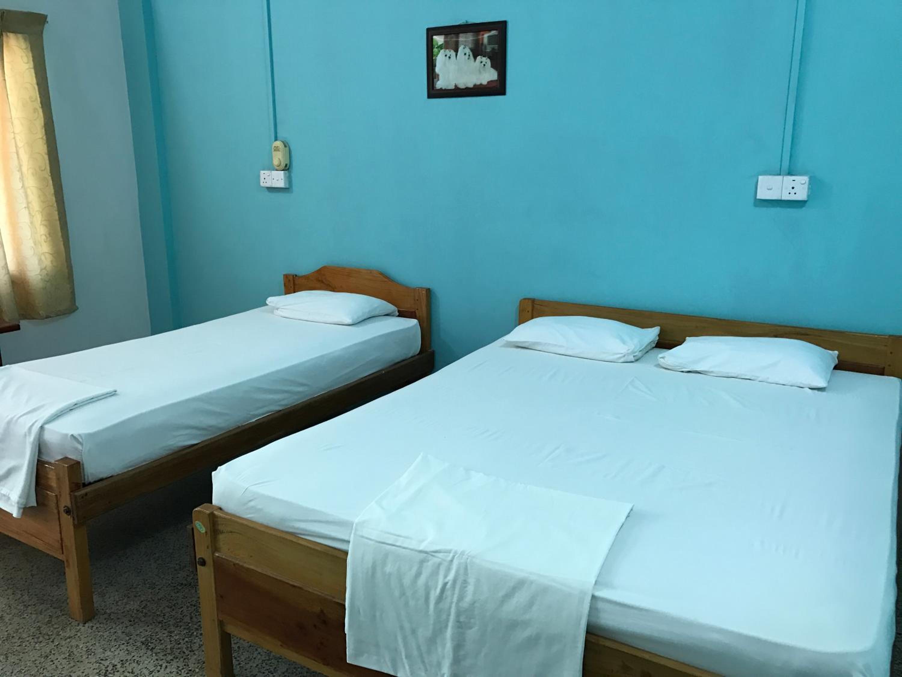 Single Room with Private Bathroom photo 3