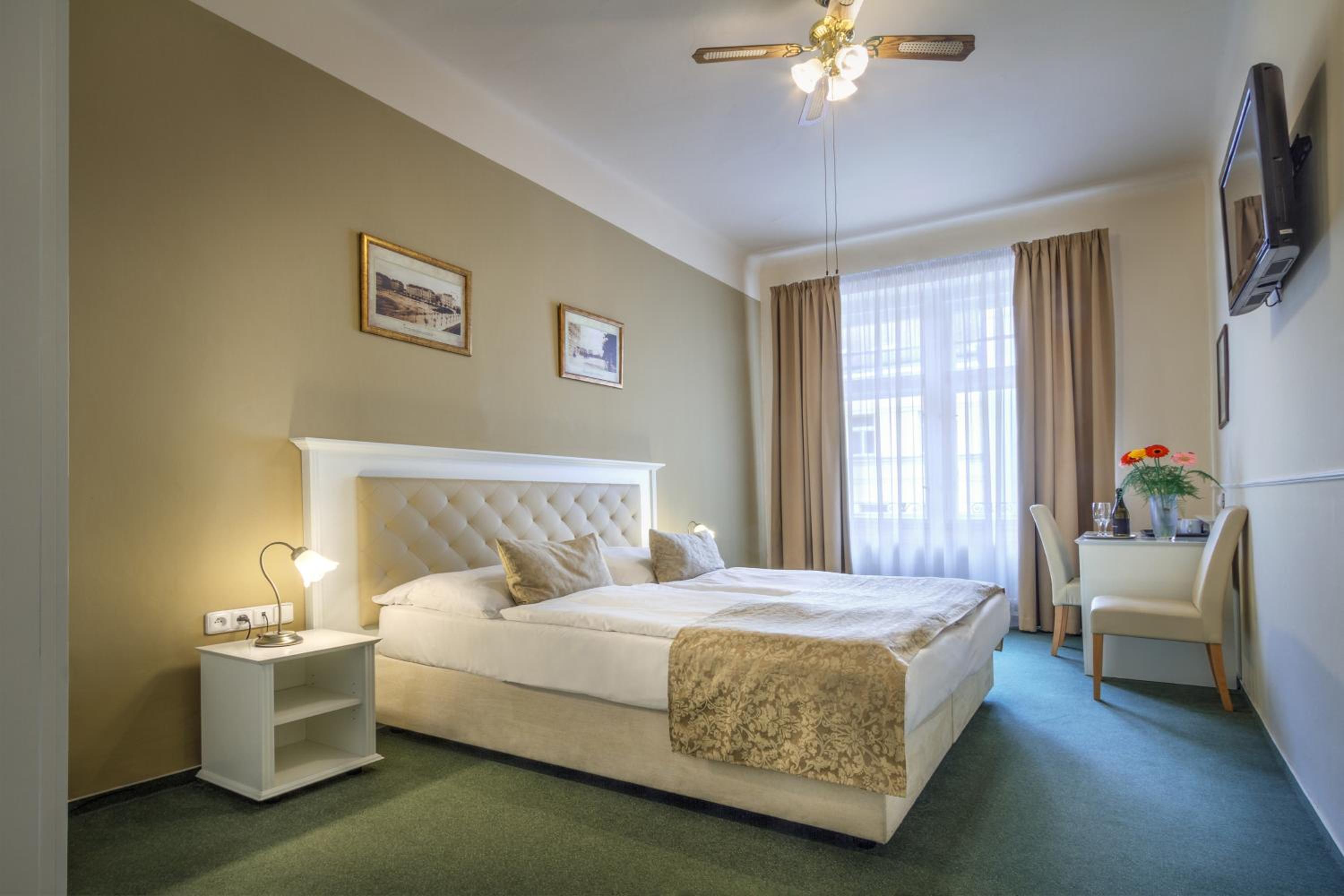 Standard Double Room photo 2