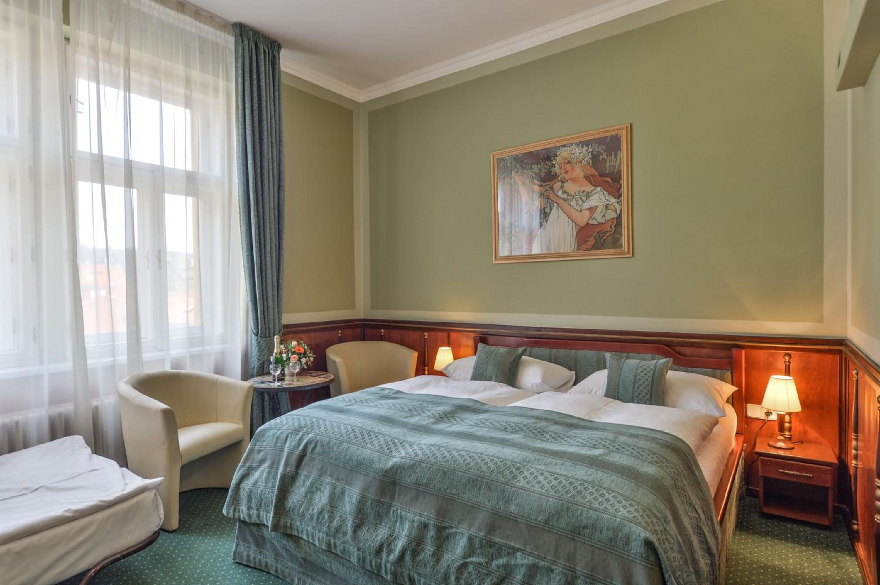Deluxe Double or Twin Room With Extra Bed