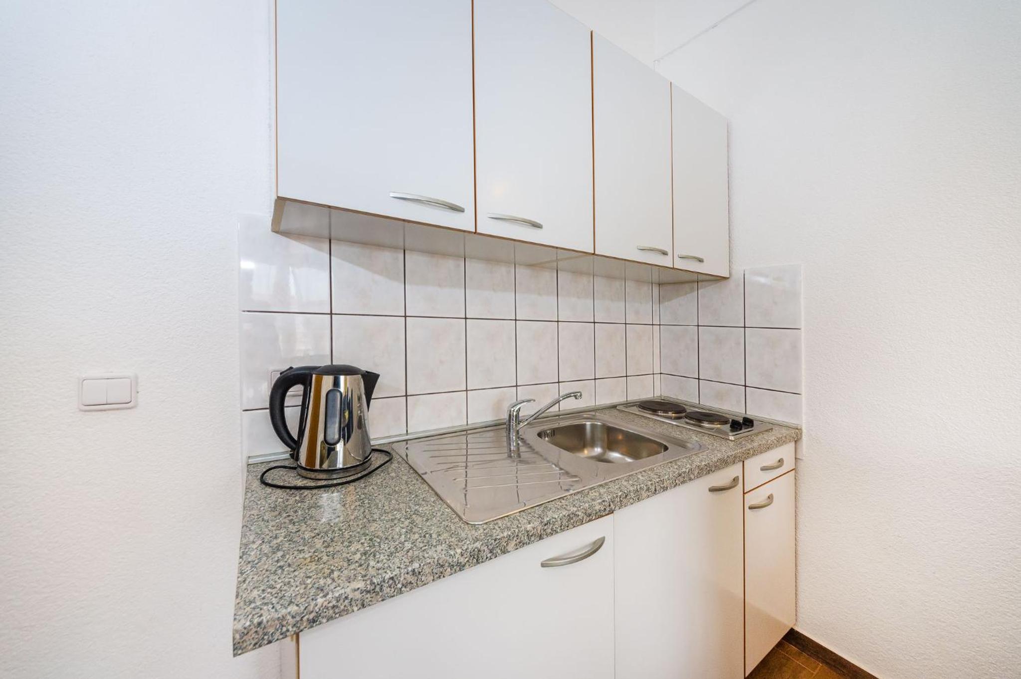 One-Bedroom Apartment - Photo 8