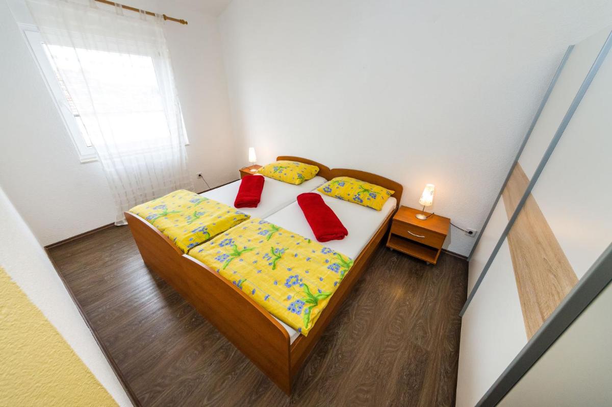 One-Bedroom Apartment - Photo 11