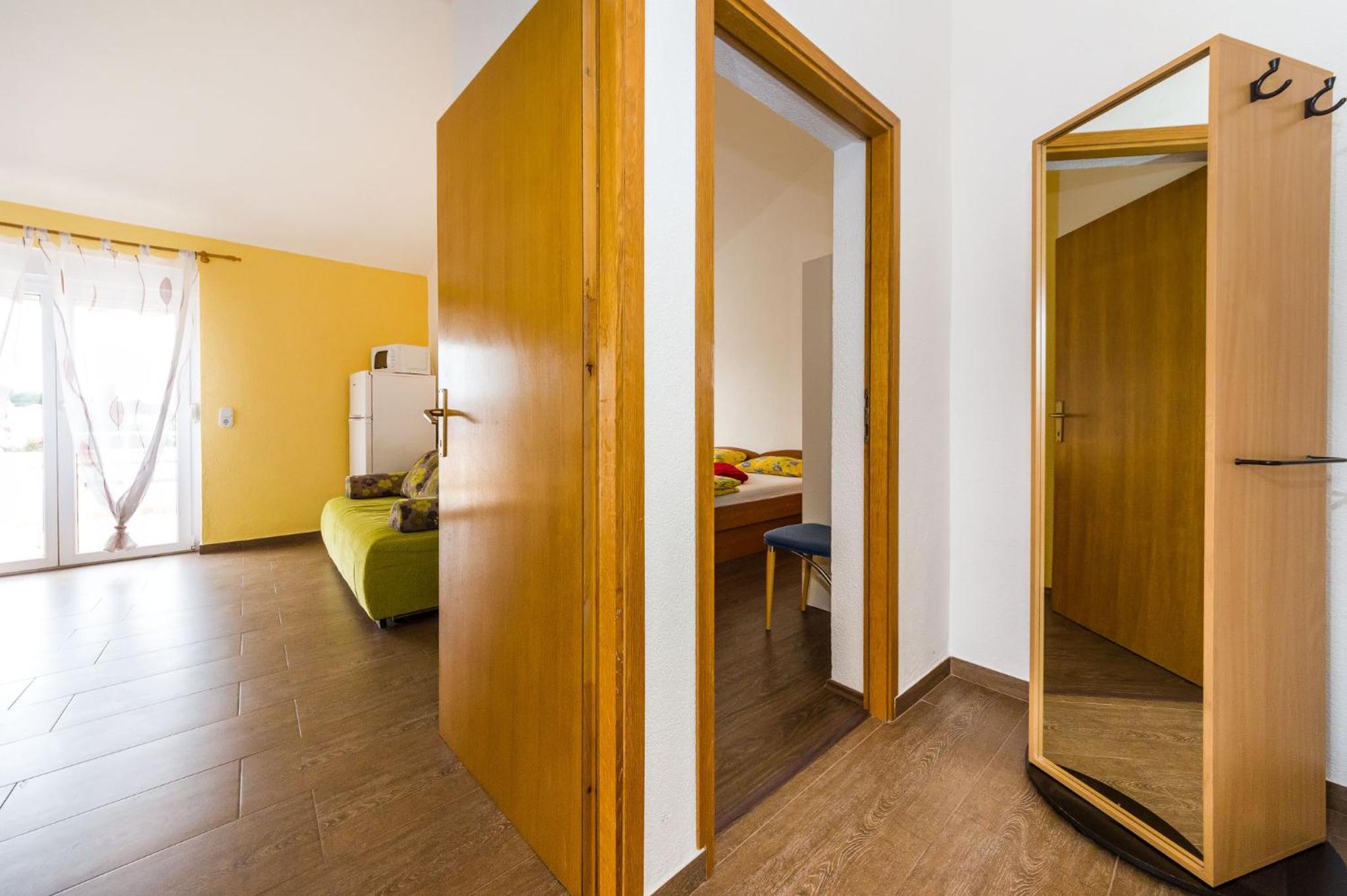 One-Bedroom Apartment - Photo 10