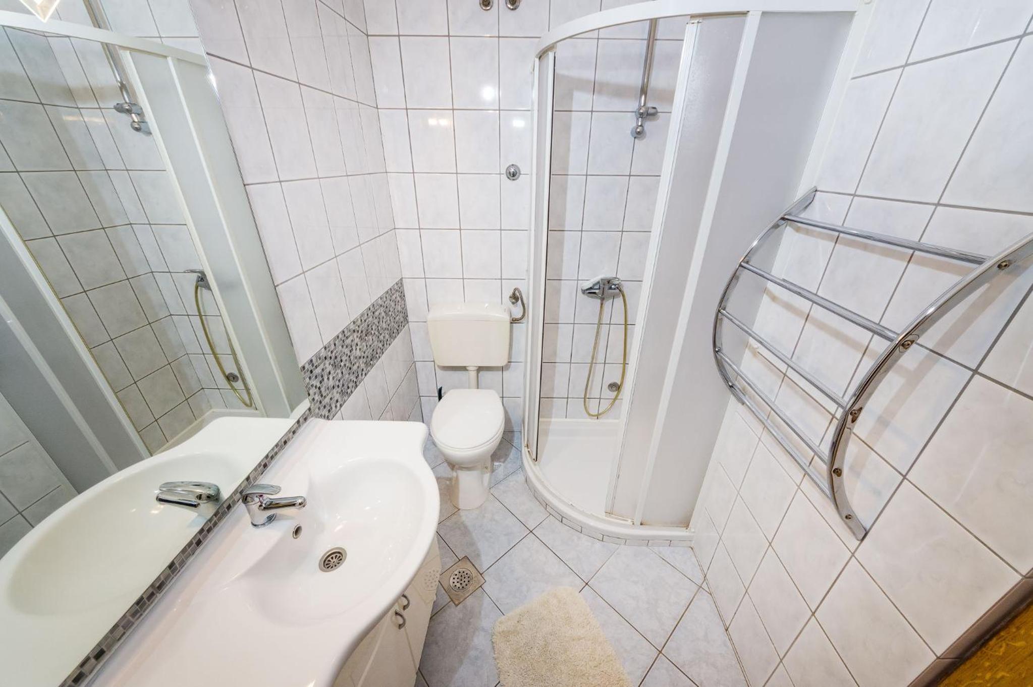 One-Bedroom Apartment - Photo 15