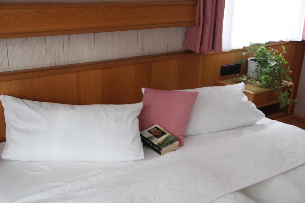 Standard Queen Room photo 3