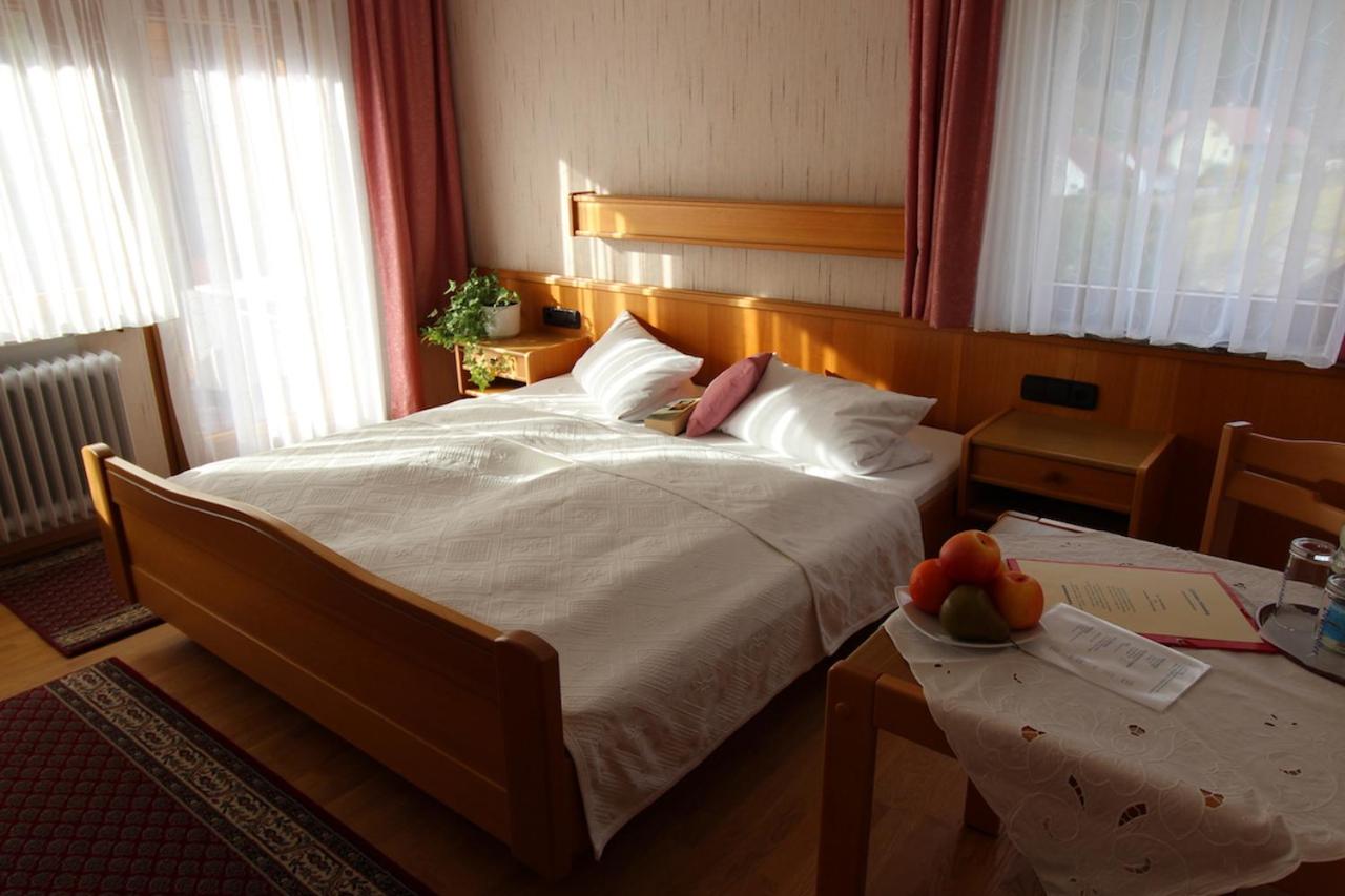 Standard Queen Room photo 2